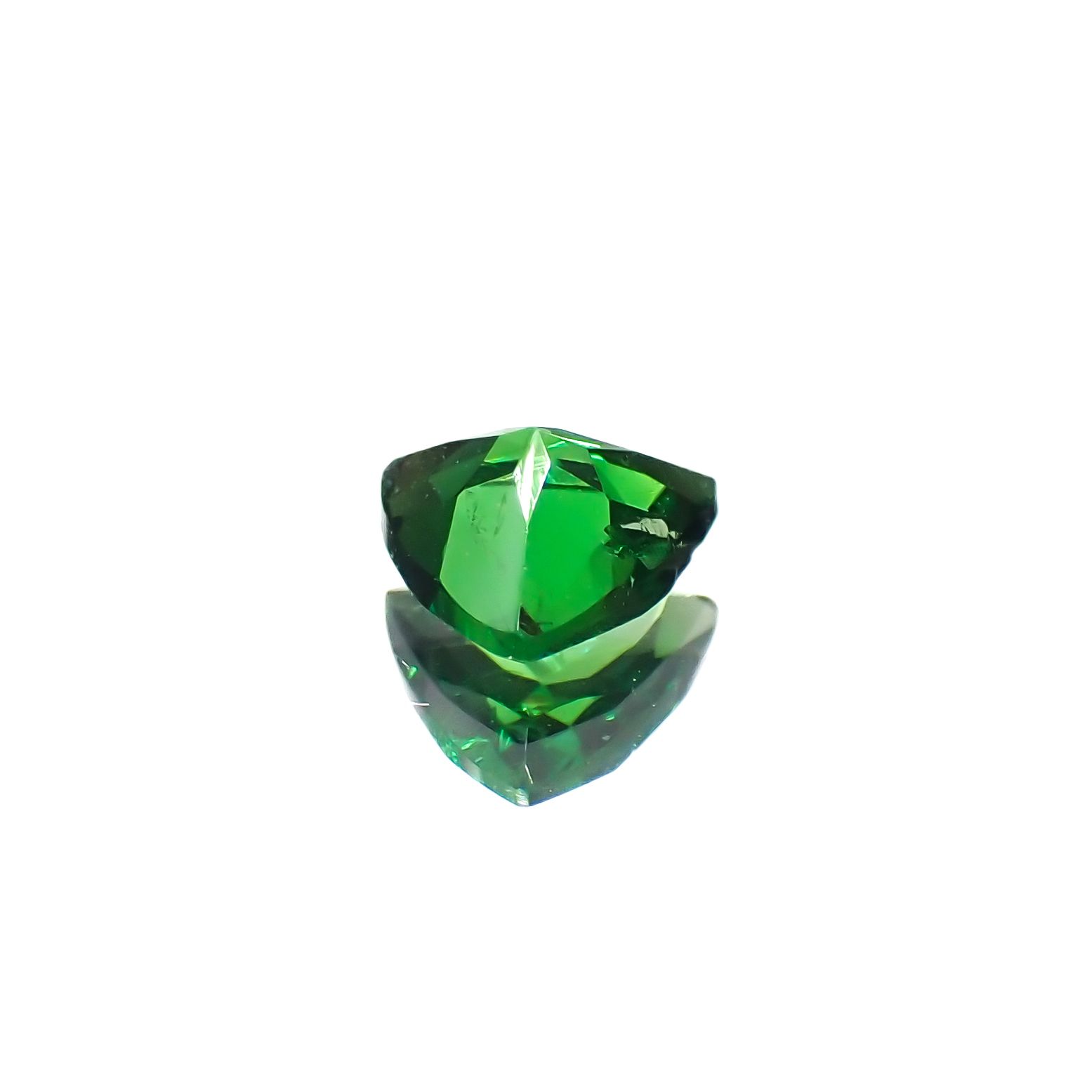 ツァボライト(宝石名ガーネット)タンザニア産 0.32ct 識別済[231224566]4.5x4.6mm前後