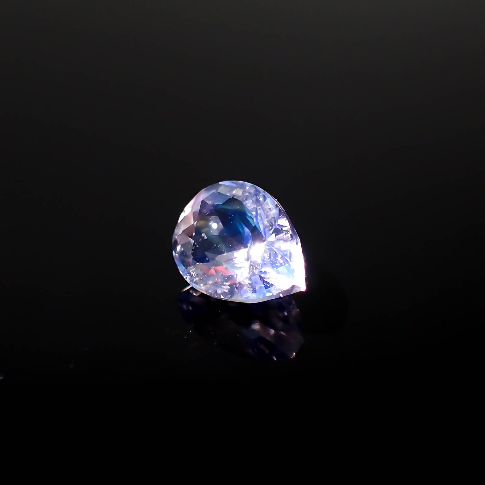 レインボームーンストーン ザンビア産 0.86ct[240326929]7.2x5.4mm前後
