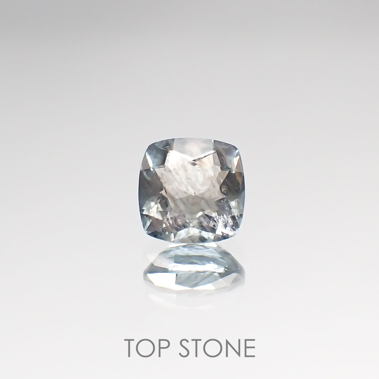 アベンチュリンアクアマリン(宝石名アクアマリン) ナイジェリア産 1.21ct 識別済[210712977]6.9×6.8mm前後