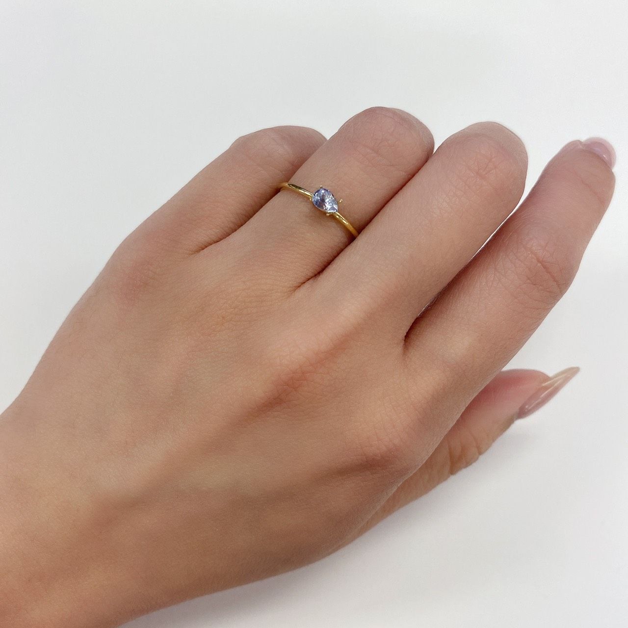 アイスブルーサファイア スリランカ・マダガスカル産 ルース 0.48ct[210611163]5×3.4mm前後
