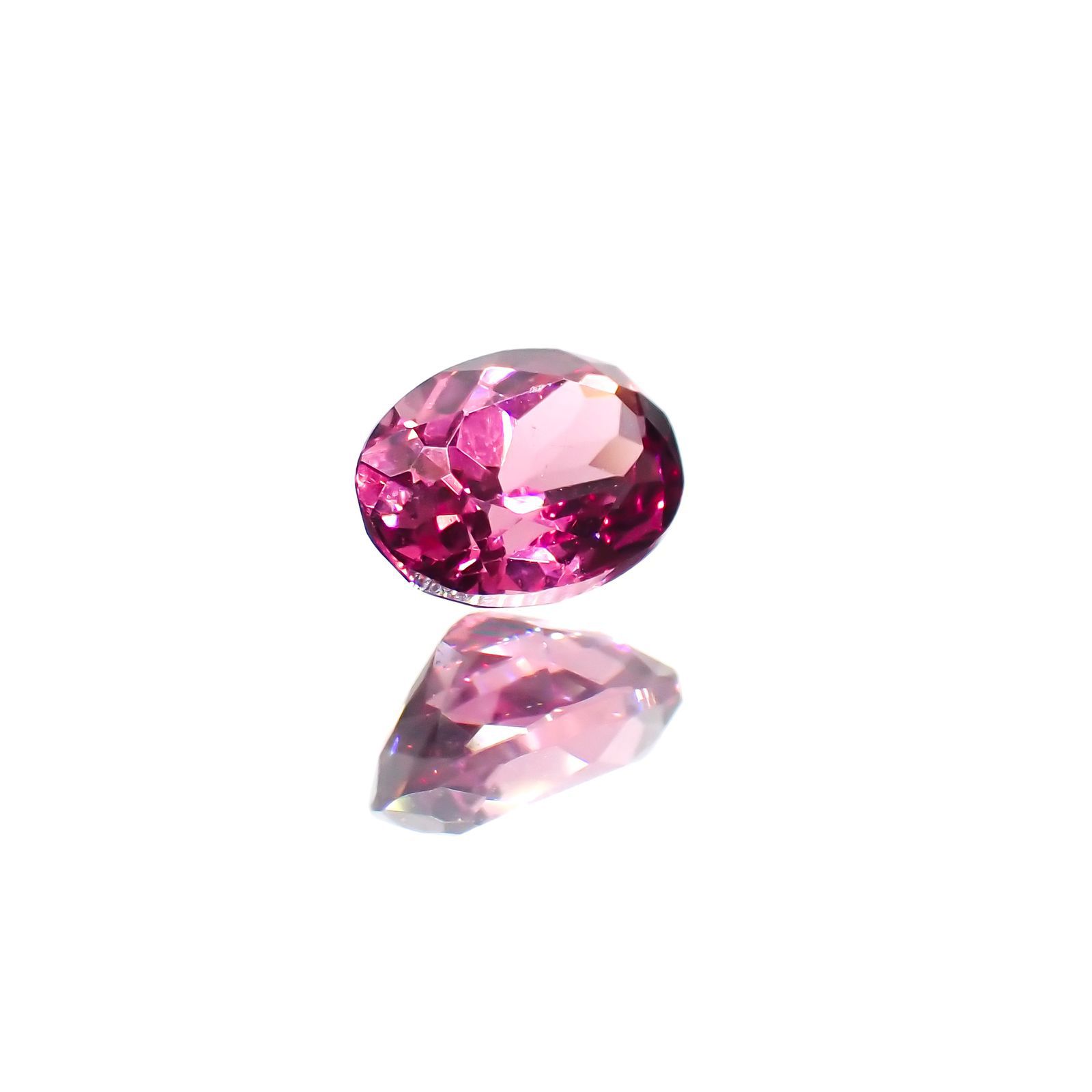 マラヤガーネット(宝石名ガーネット)タンザニア産 0.76ct 識別済[220113836]6.1x4.4mm前後