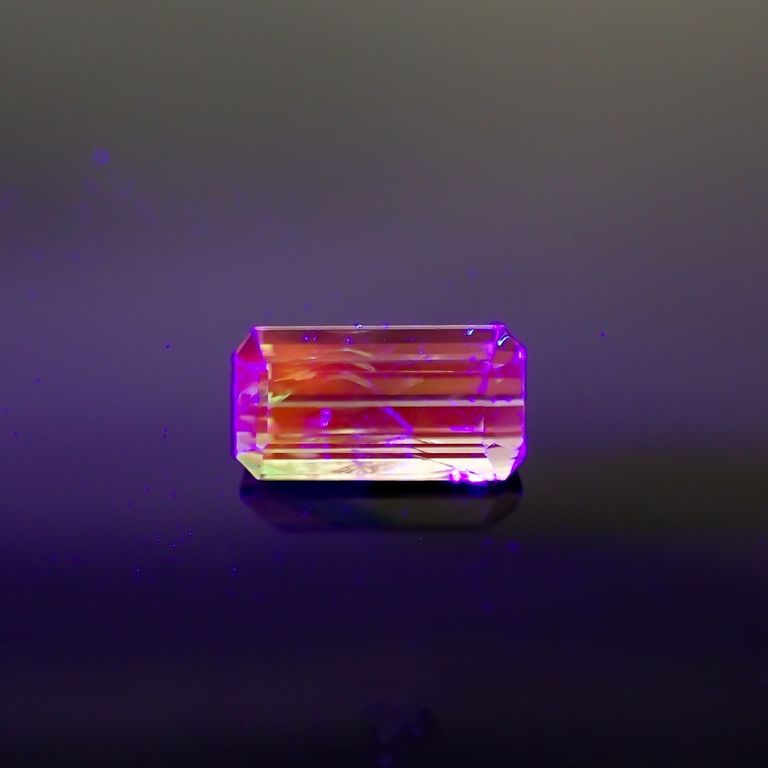 長波395(ライト)の照射で蛍光