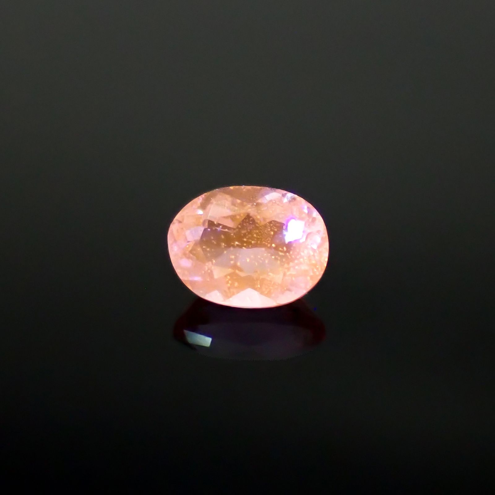 ハックマナイト アフガニスタン産 0.31ct [241029365]5.2x3.9mm前後