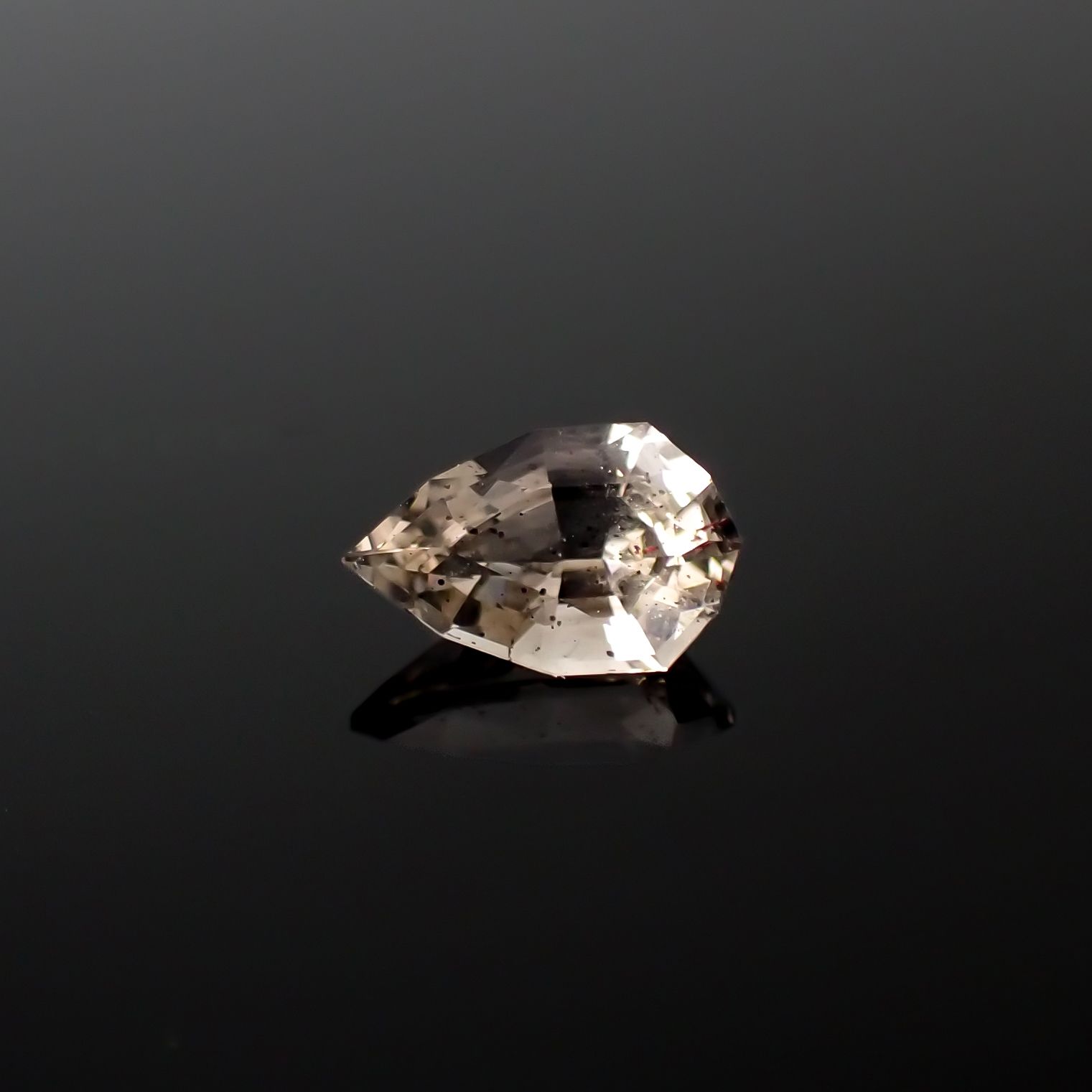 ◇カスタムカット◇ティンカーベルクォーツ ブラジル産 0.86ct[240125452]8.6x5.5mm前後