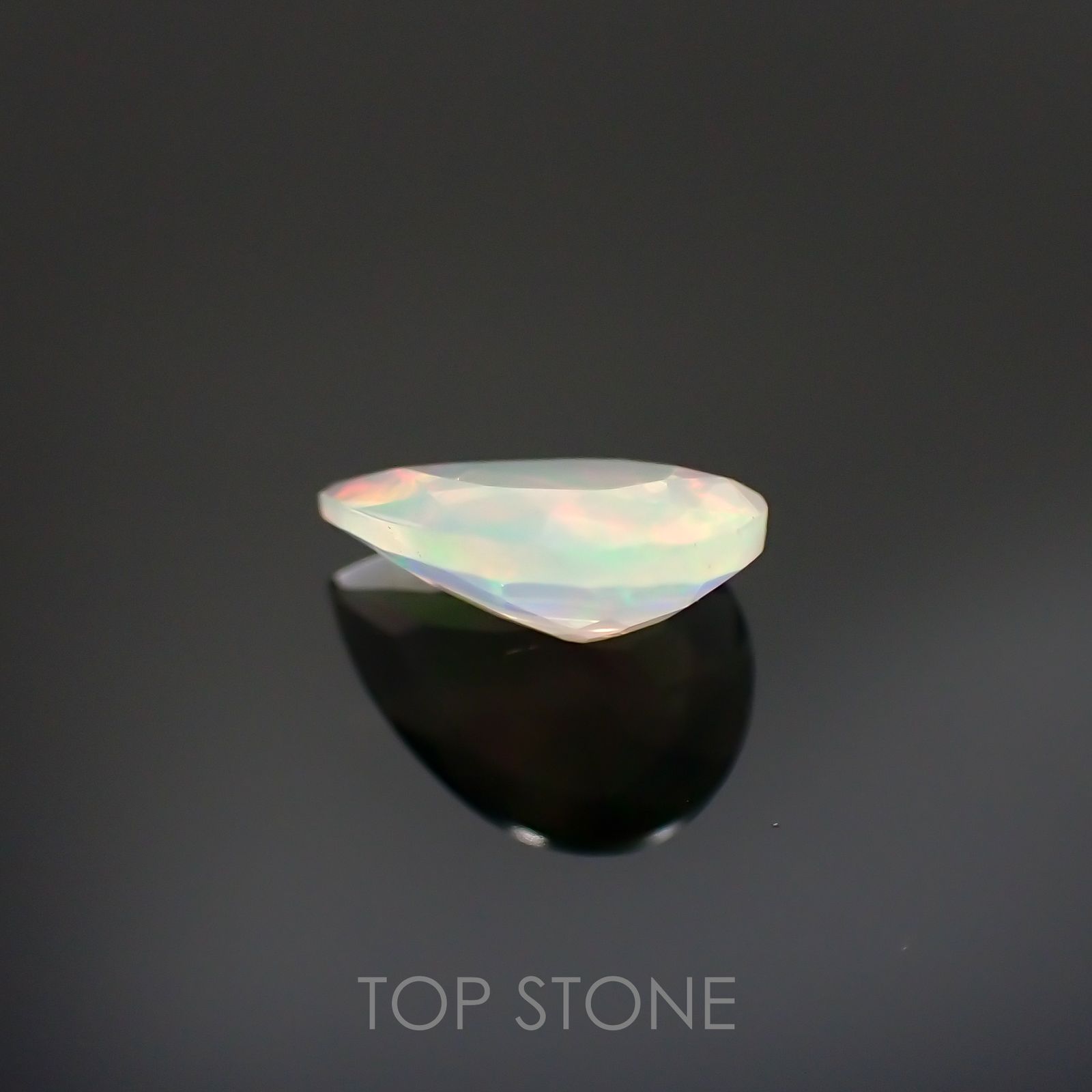 エチオピアオパール(宝石名オパール)エチオピア産 0.71ct 識別済[220114785]9x6.7mm前後