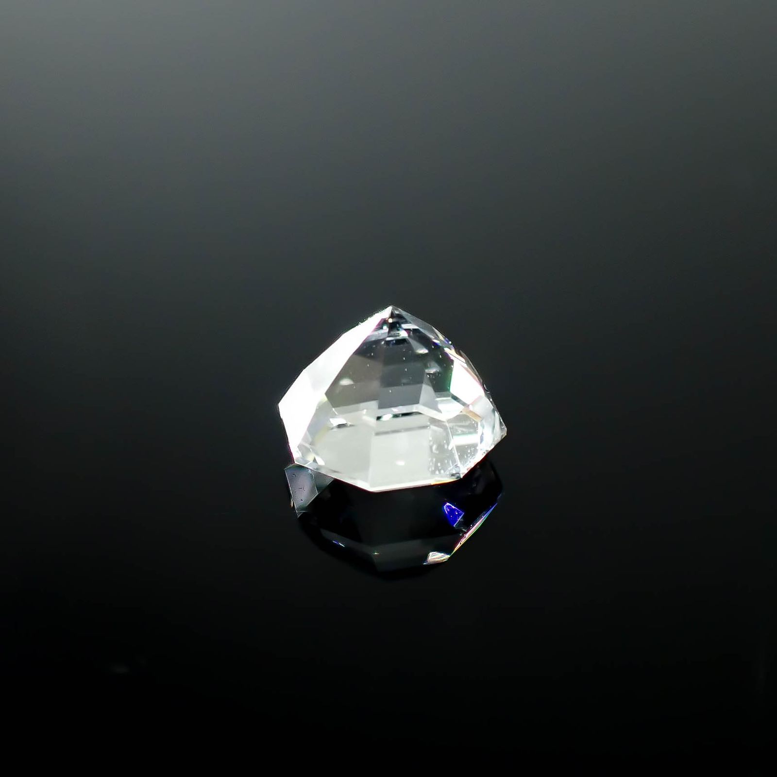◇オクタゴンカット◇レムリアンシードクリスタル(保証シール付き) ブラジル産 1.56ct / 7.2x7.1mm前後 [250730861]