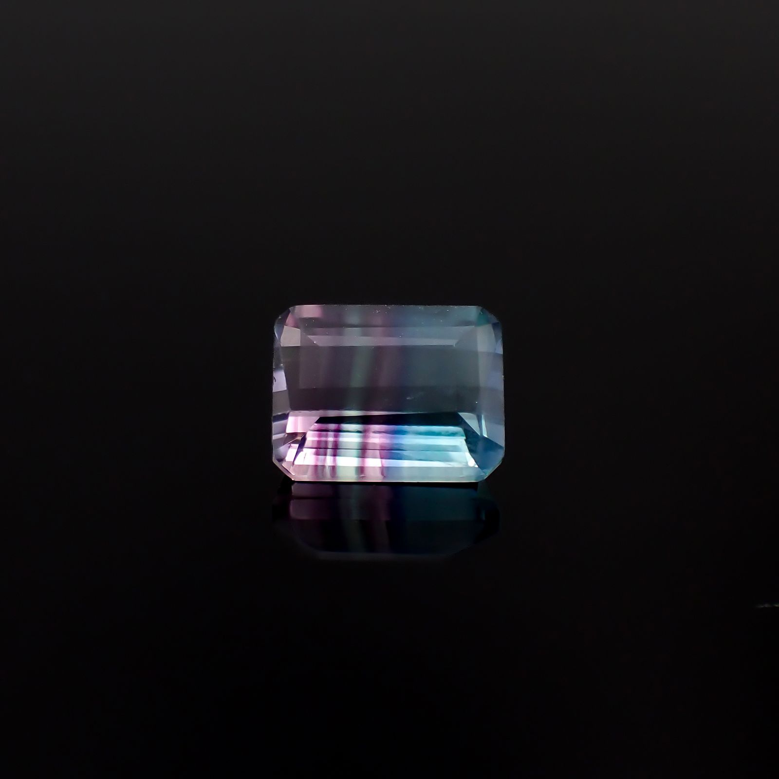 パーティカラーフローライト フルオレッセンス ブラジル産 3.06ct[240828642]9x7mm前後