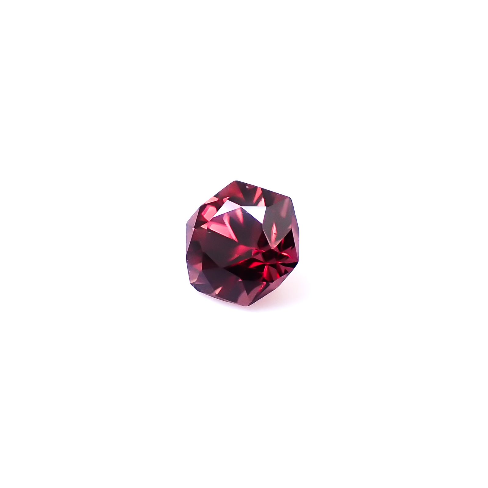 ◇ヘキサゴンカット◇レッドジルコン(宝石名ジルコン)スリランカ/カンボジア産 識別済 0.81ct / 4.9x4.9mm前後 [260732555]
