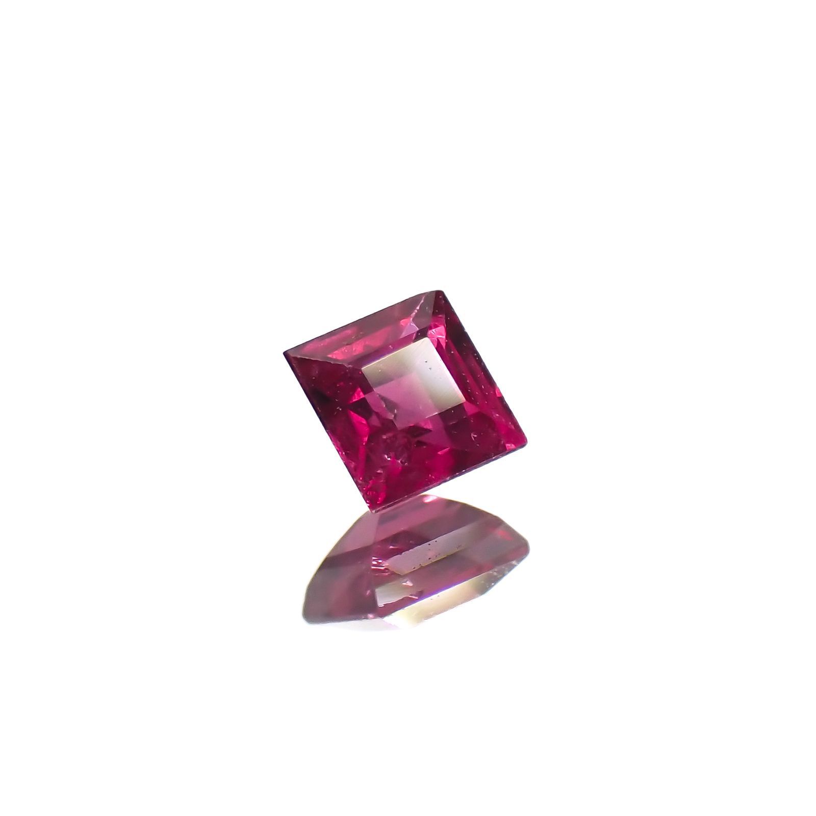 ルビー タイ/ビルマ産 0.16ct[220616359]2.8x2.8mm前後