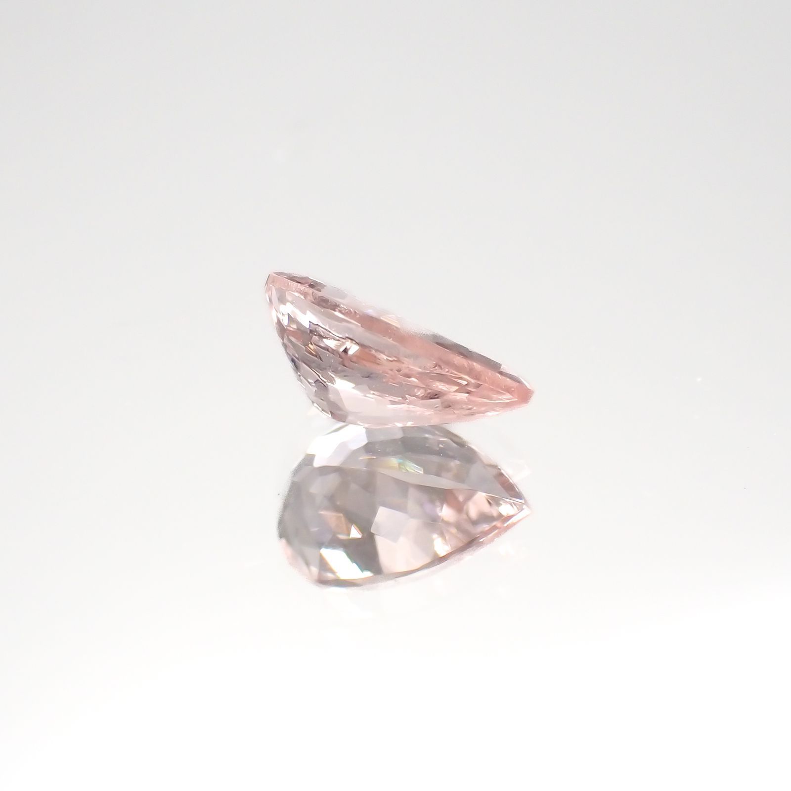 モルガナイト(宝石名モルガナイト)ナイジェリア産 1.04ct 識別済[220717066]9.1x6.2mm前後