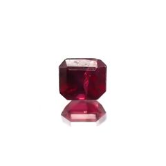 ルビー 非加熱(宝石名ルビー) マダガスカル産 識別済 0.27ct / 3.5x3.1mm前後 [210711714]