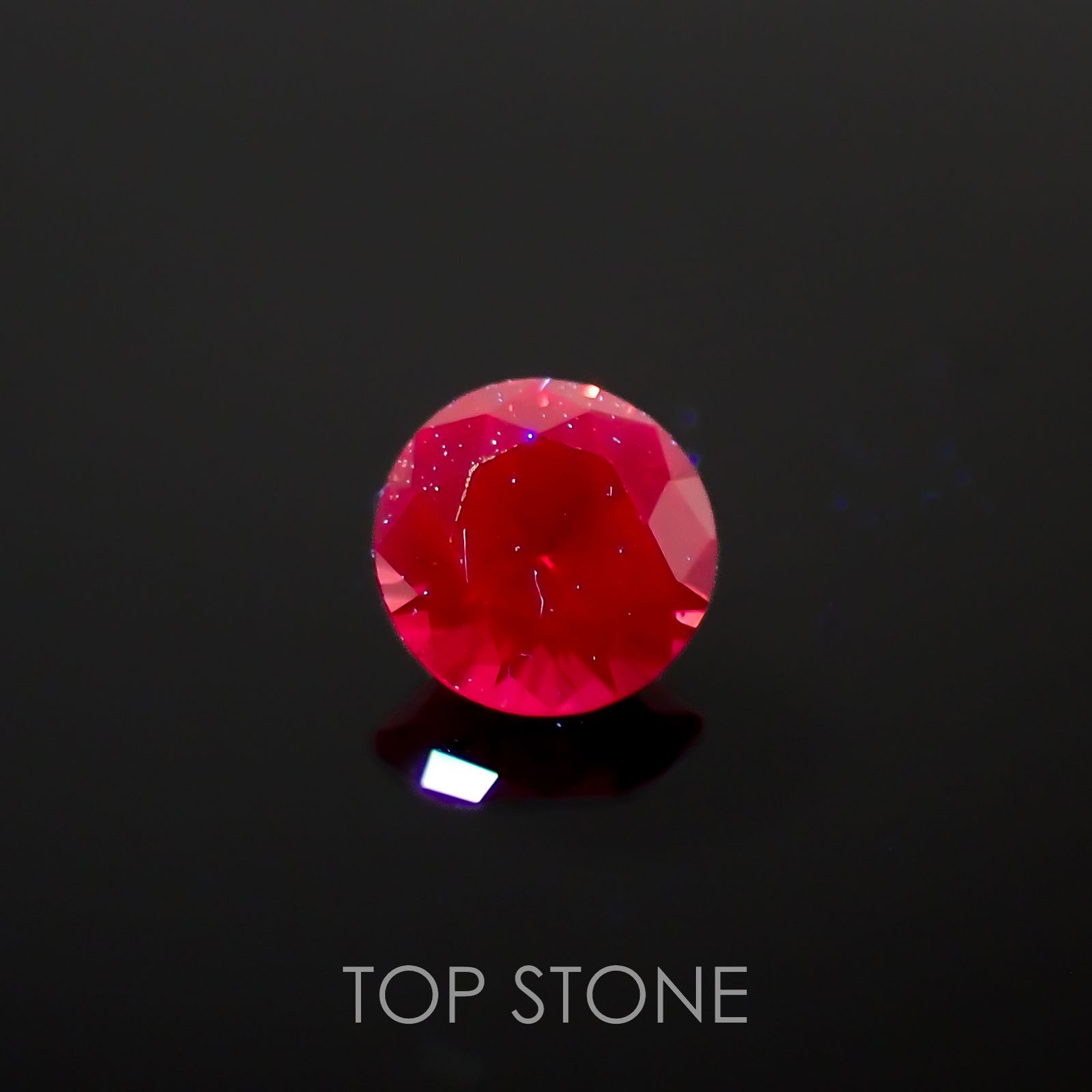 レッドスピネル ビルマ/マダガスカル産 0.18ct[230220556]3.4x3.4mm前後