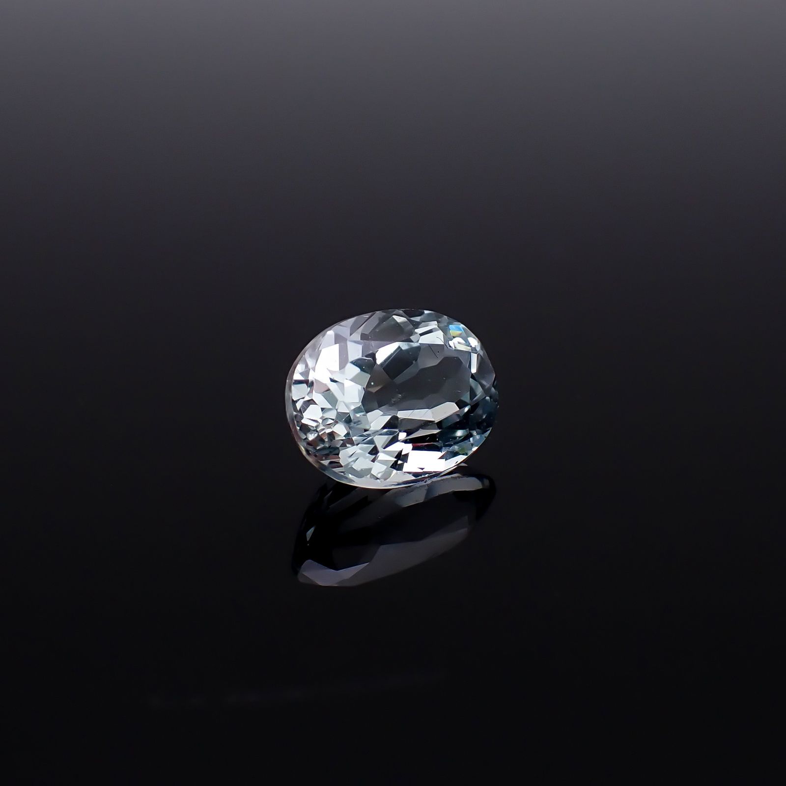シルバーアパタイト フルオレッセンス アフリカ産 識別済 1.58ct / 8.1x6.2mm前後 [260632507]