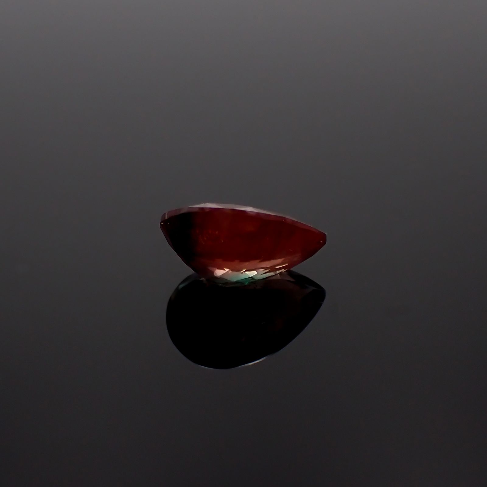 オレゴンサンストーン アメリカ・オレゴン州産 3.49ct[231024051]12.8x8.7mm前後
