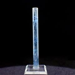アクアマリン柱状結晶原石 ベトナム産 アクリル台座付き 88.87ct(17.77g) / 7.4x9.7x108.7mm前後 [260632331]