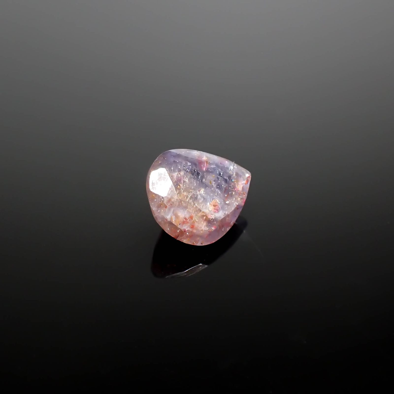 ブラッドショットアイオライト インド産 2.61ct[240125375]10.9x8.9mm前後
