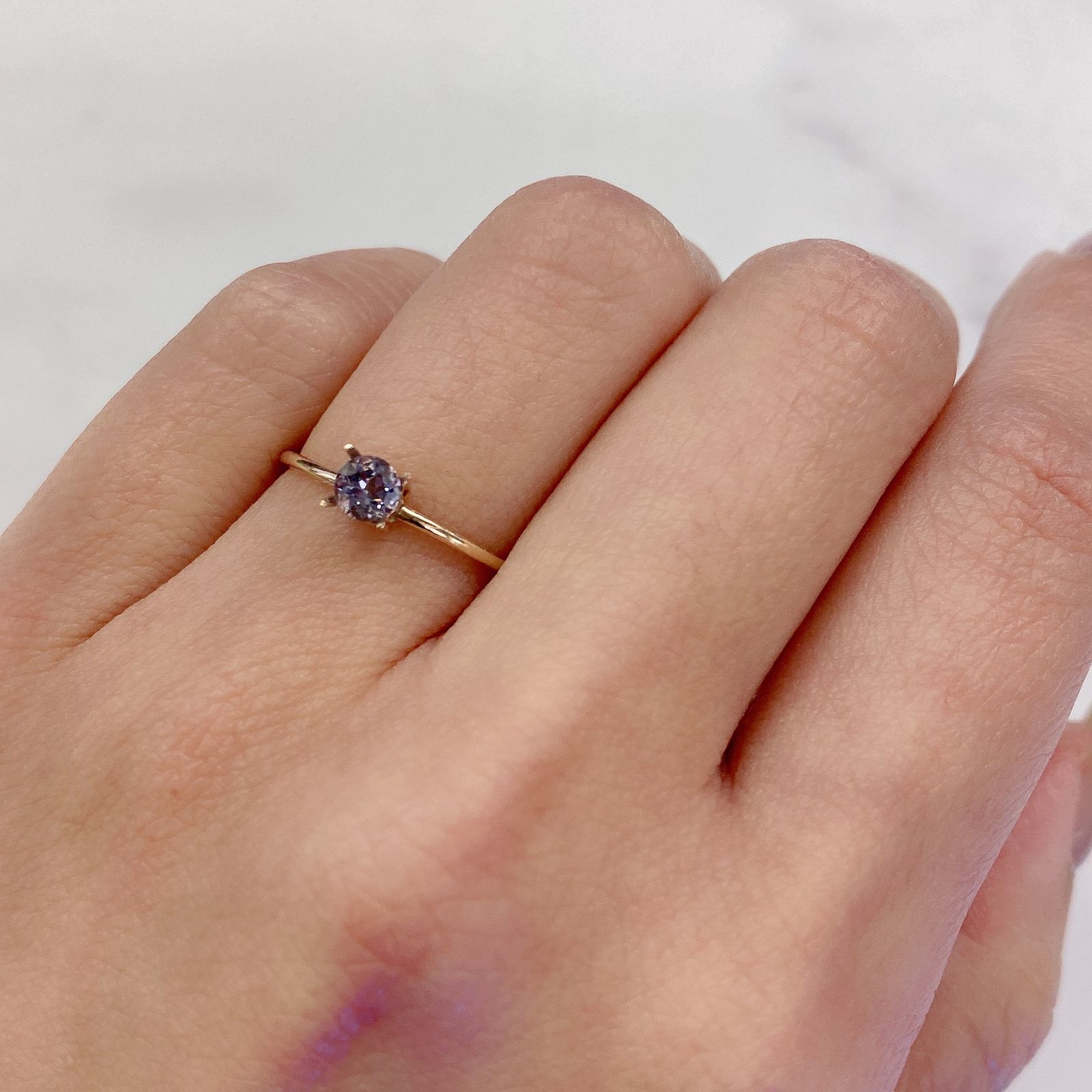 マリアライト(宝石名パープル・スキャポライト) スリランカ産 0.19ct 識別済[21049565]4×4mm前後