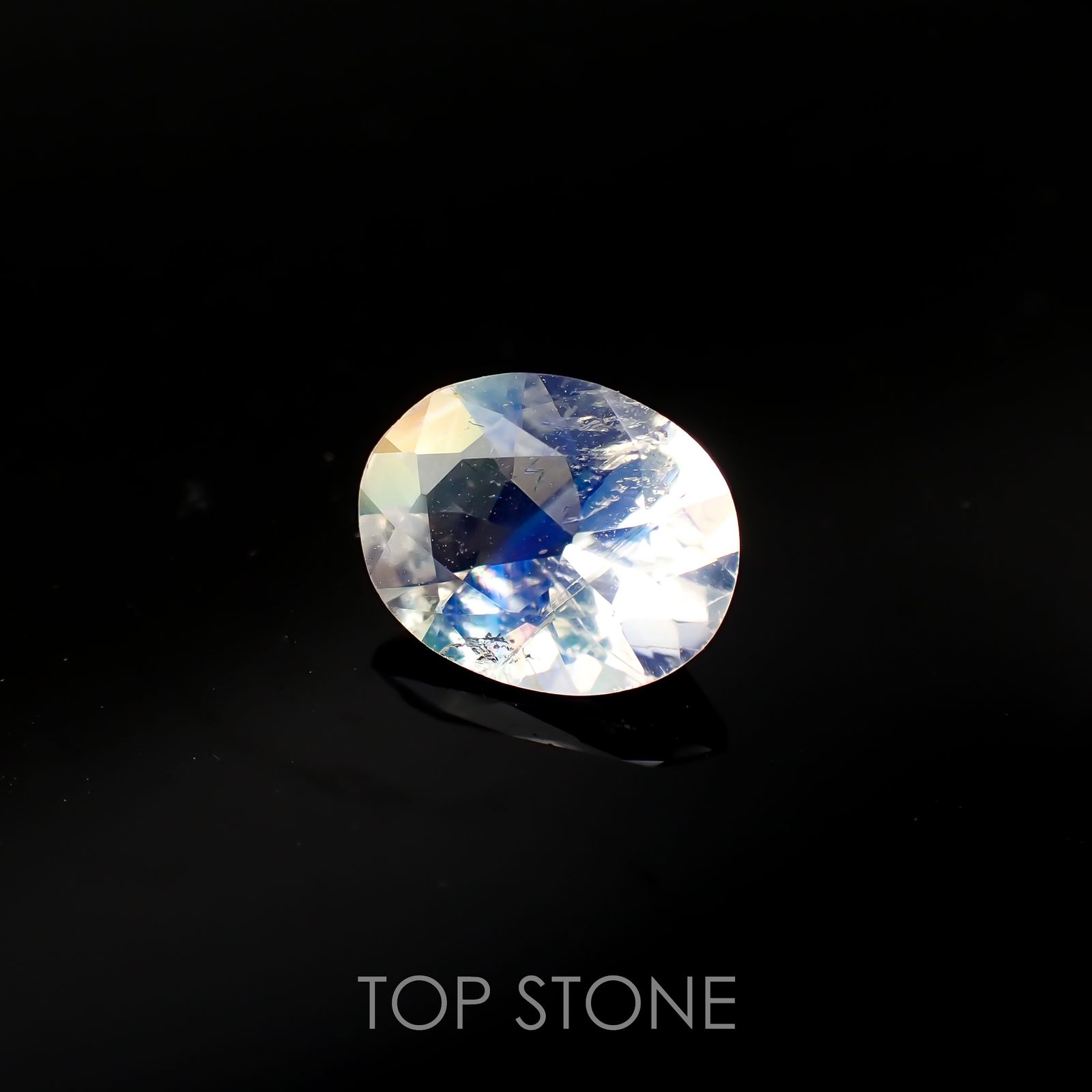 レインボームーンストーン(宝石名ラブラドライト)タンザニア産 1.08ct 識別済[220817476]8.1x6.4mm前後