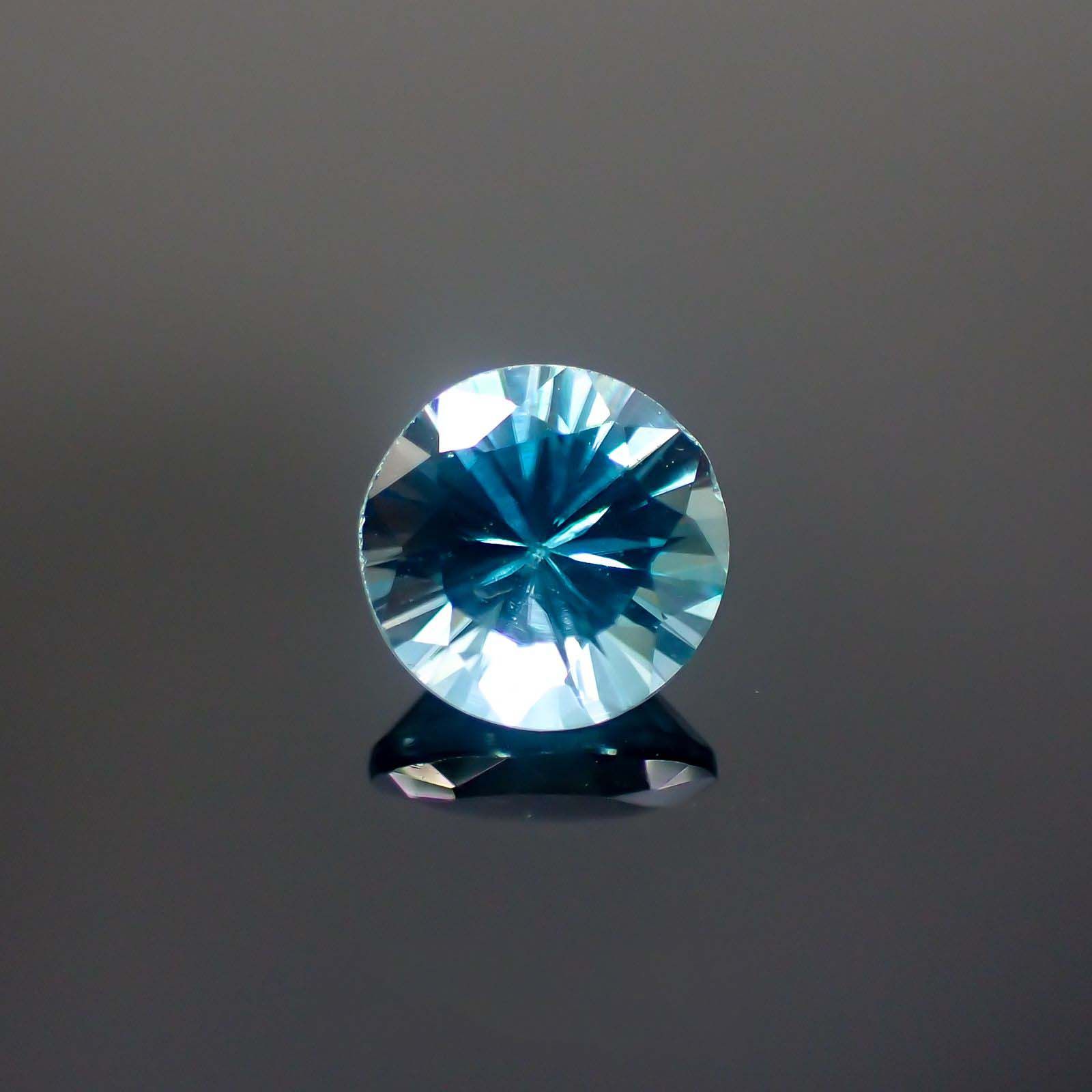 ブルージルコン(宝石名ジルコン) カンボジア産 1.21ct 識別済[211013439]6×6mm前後