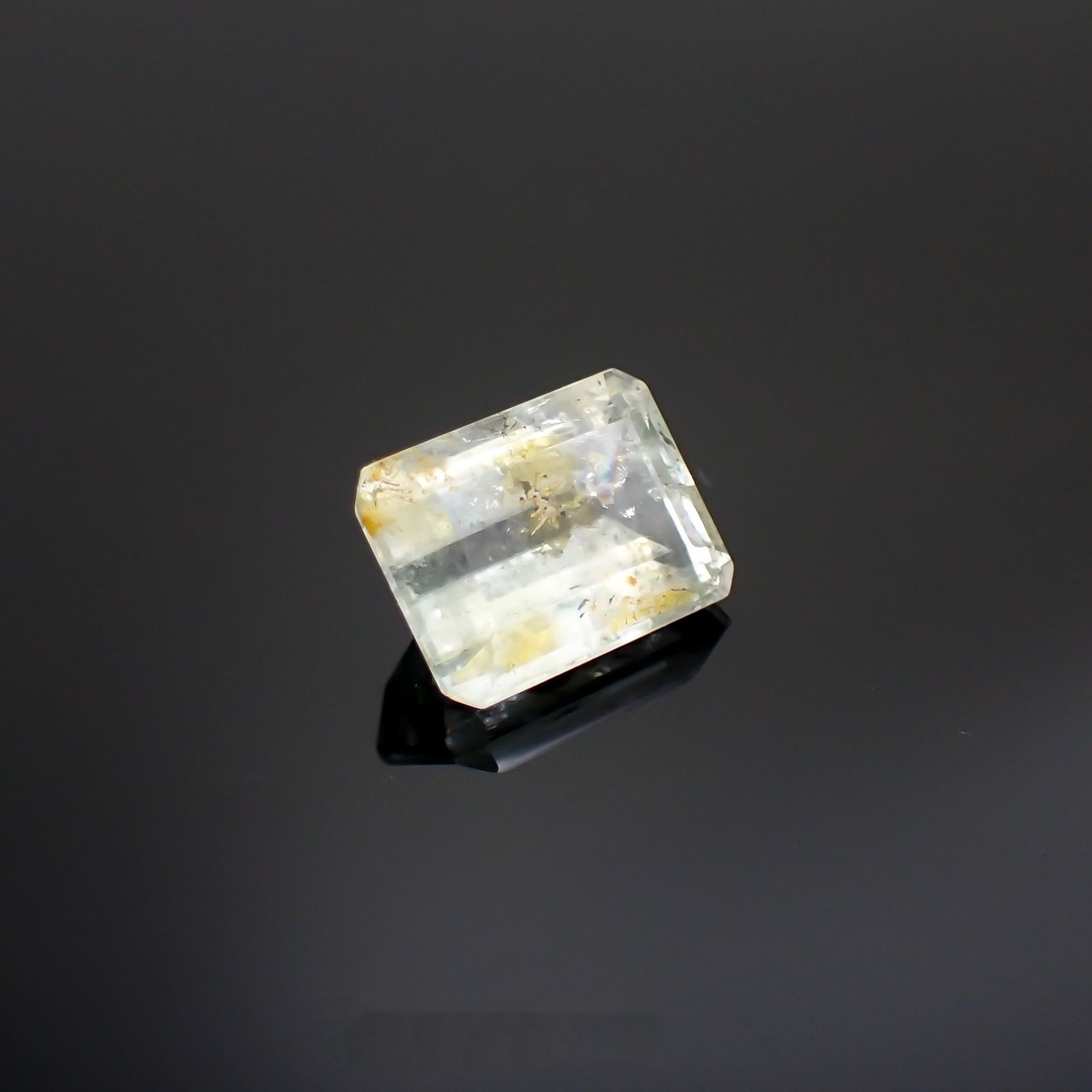 オーロラアクアマリン ブラジル産 2.74ct[220114390]9.7x7.4mm前後