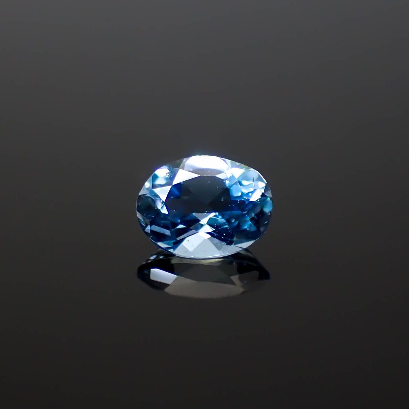 サンタマリアアクアマリン ブラジル産 0.29ct [250329937]5.1x3.9mm前後