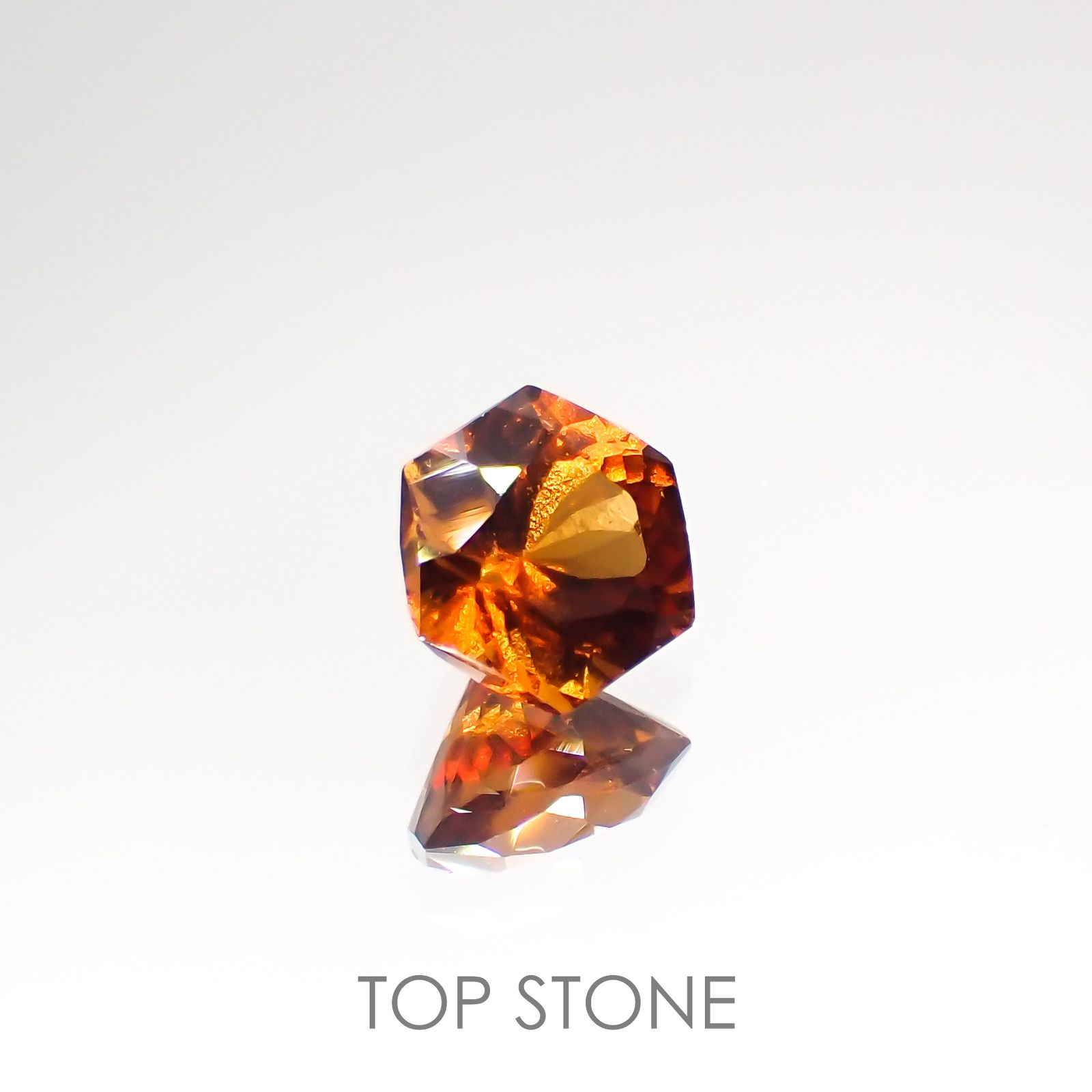 ◇ヘキサゴンカット◇ヘソナイトガーネット スリランカ産 ルース 1.27ct[210812683]6×5.9mm前後