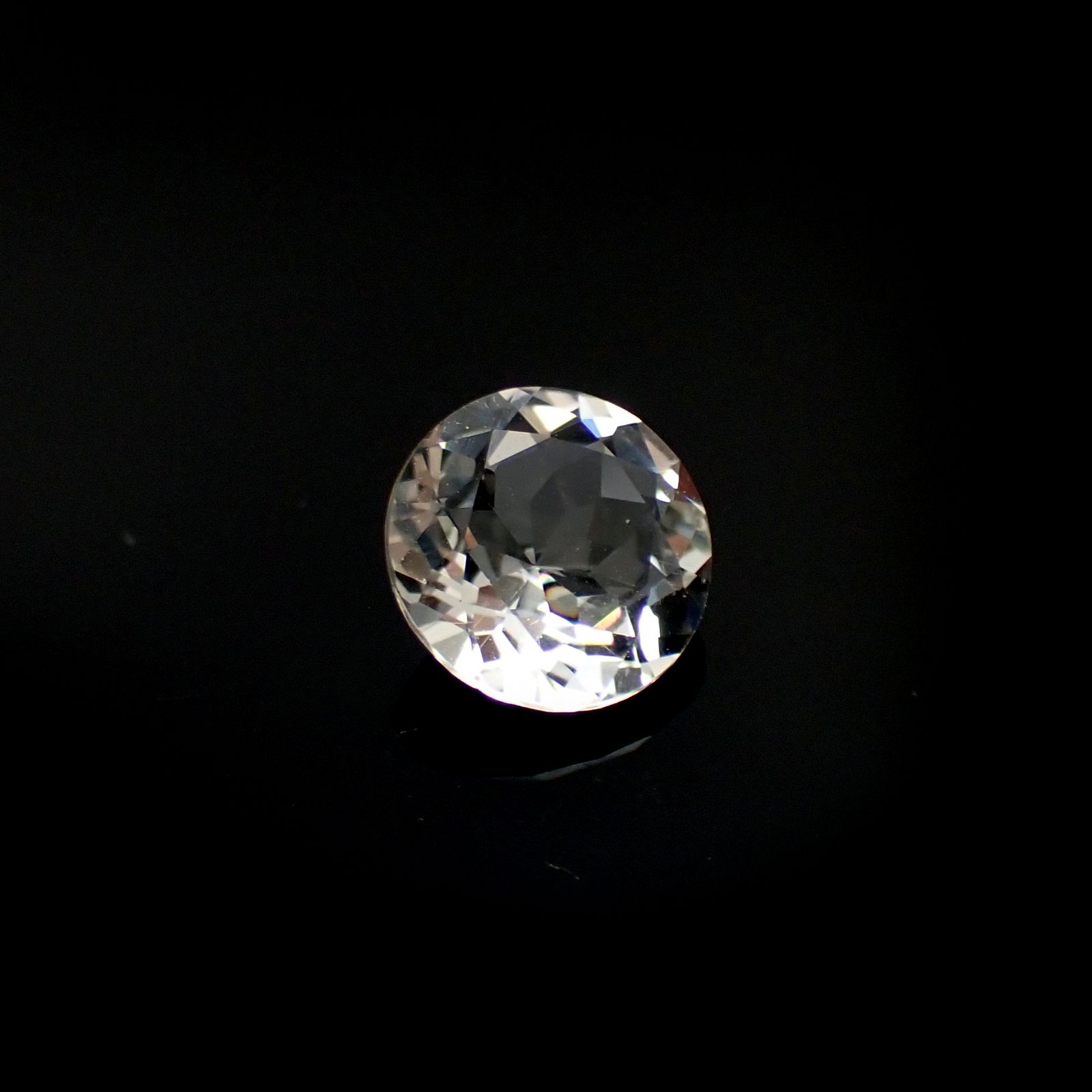 含バリウム・サニディン(宝石名サニディン)ドイツ産 1.69ct 識別済[231224973]8.5x8.5mm前後
