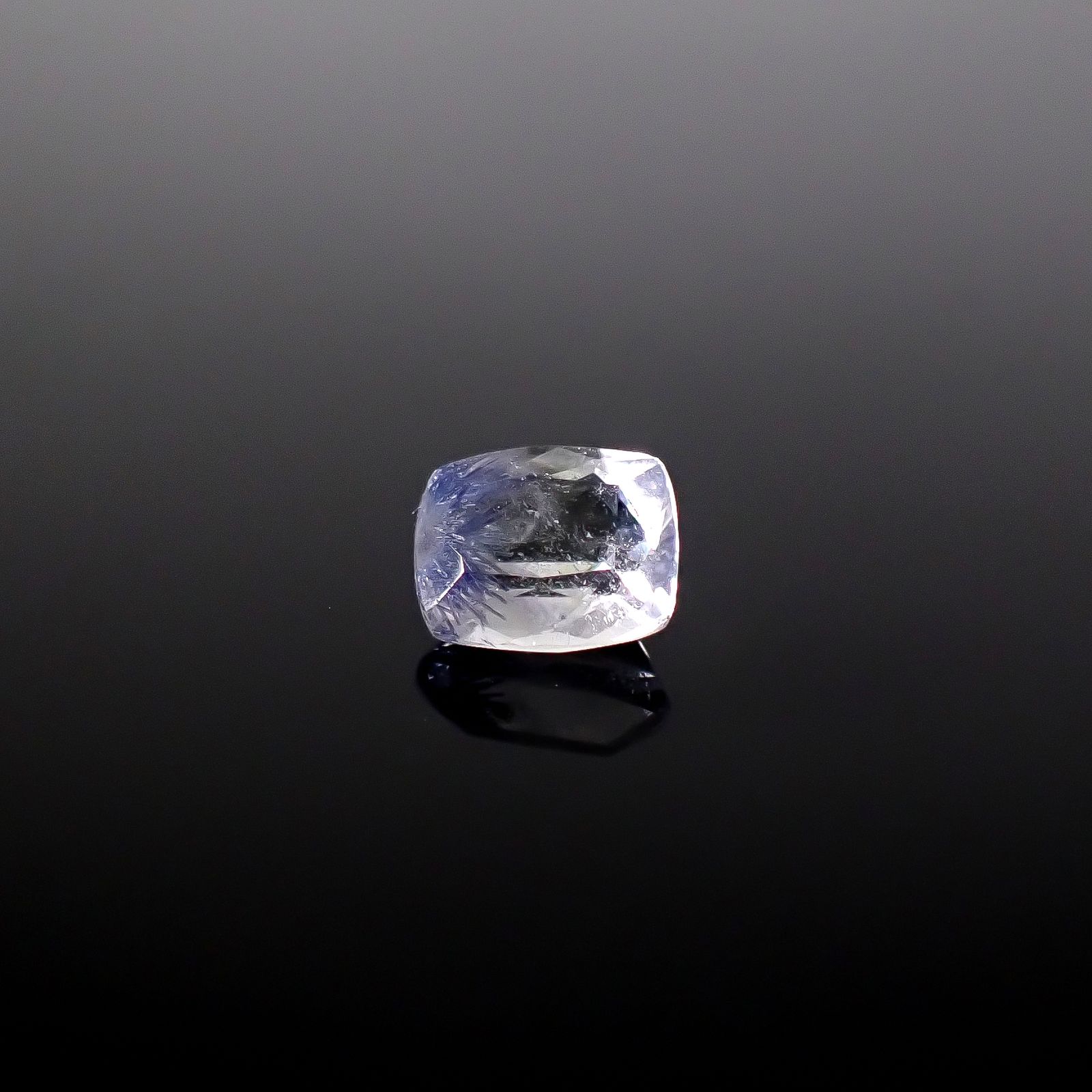 デュモルチェライトインクォーツ ブラジル産 0.66ct / 5.9x4.9mm前後 [260331842]