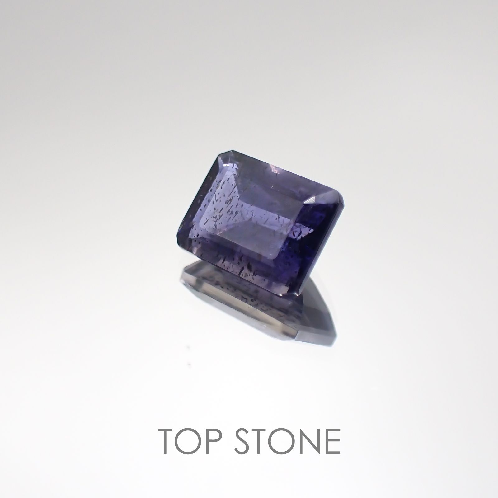アイオライトサンストーン インド・ブラジル産 ルース 1.36ct[20129284]7.9×6mm前後