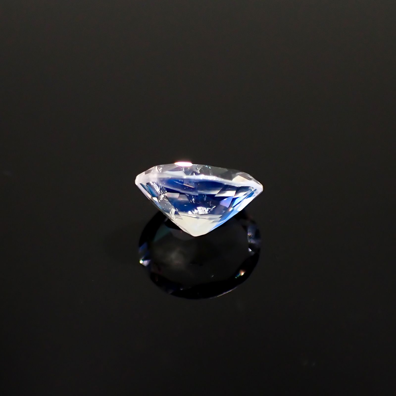 レインボームーンストーン(宝石名ラブラドライト)タンザニア産 0.67ct 識別済[230321265]6.6x5.7mm前後