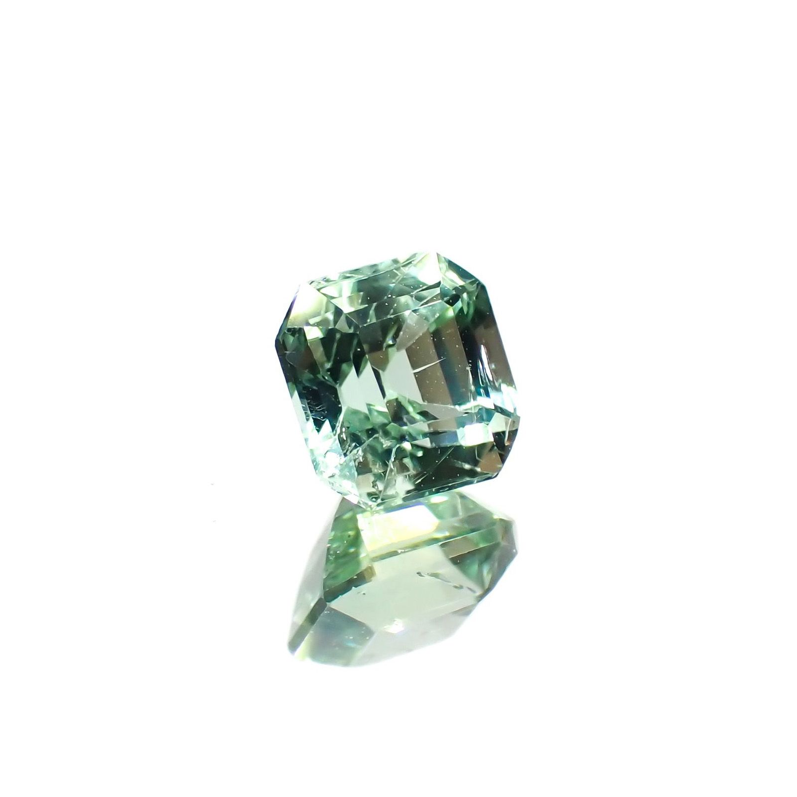 ブルーグリーントルマリン(宝石名トルマリン)アフガニスタン産 識別済 0.78ct / 5.2x5.2mm前後 [221018342]