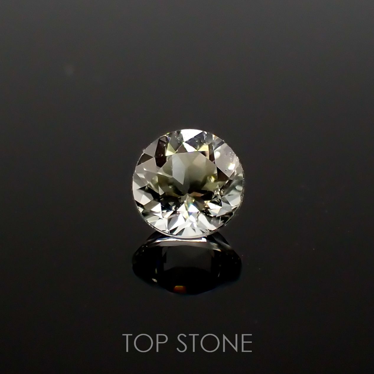 アクロアイト(宝石名トルマリン)ナイジェリア産 0.48ct 識別済[220616258]4.9x4.9mm前後