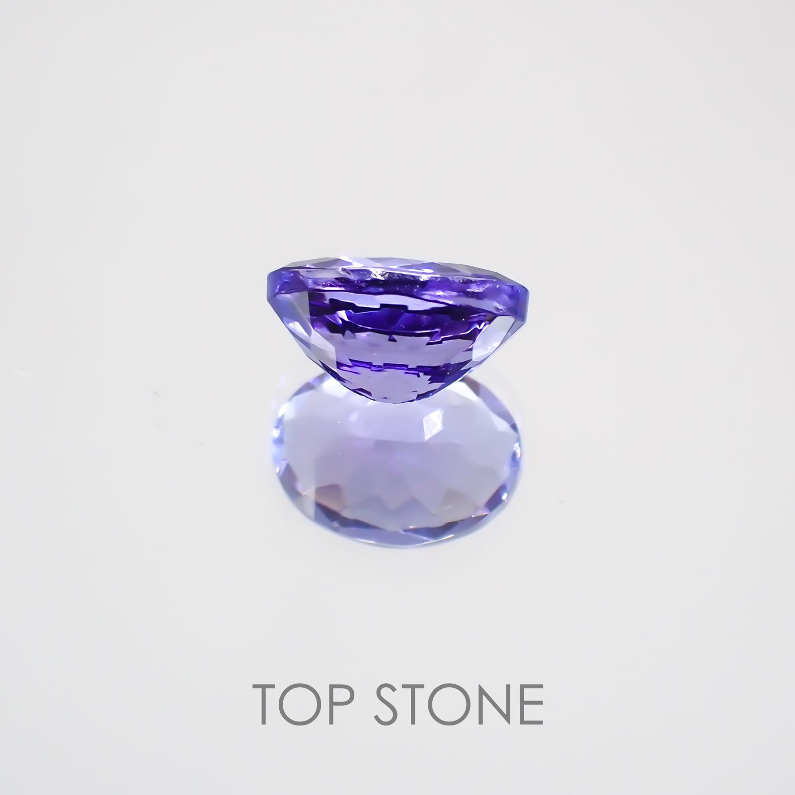 タンザナイト(宝石名タンザナイト) タンザニア産 1.04ct 識別済[210410066]7.1×5.3mm前後