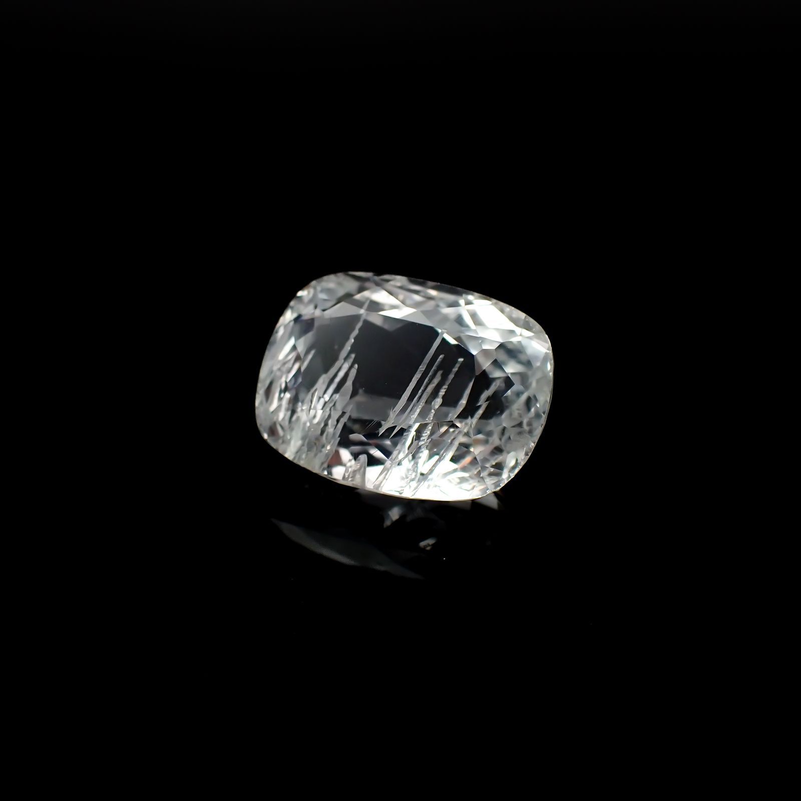 ニードルイントパーズ(チューブイントパーズ) ブラジル産 17.03ct[221018518]17x12.6mm前後