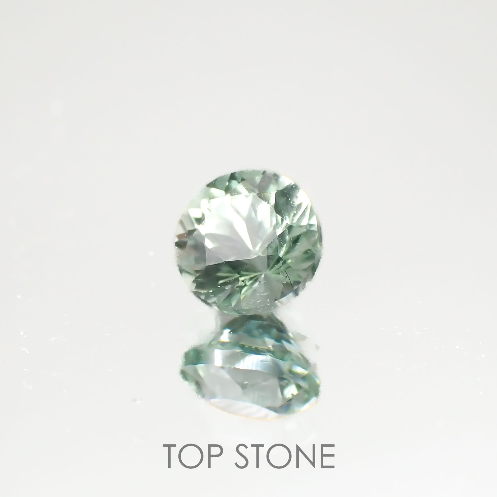 バナジウムコーネルピン(宝石名コーネルピン)タンザニア・タンガ州産 0.73ct 識別済[220716904]5.3x5.2mm前後