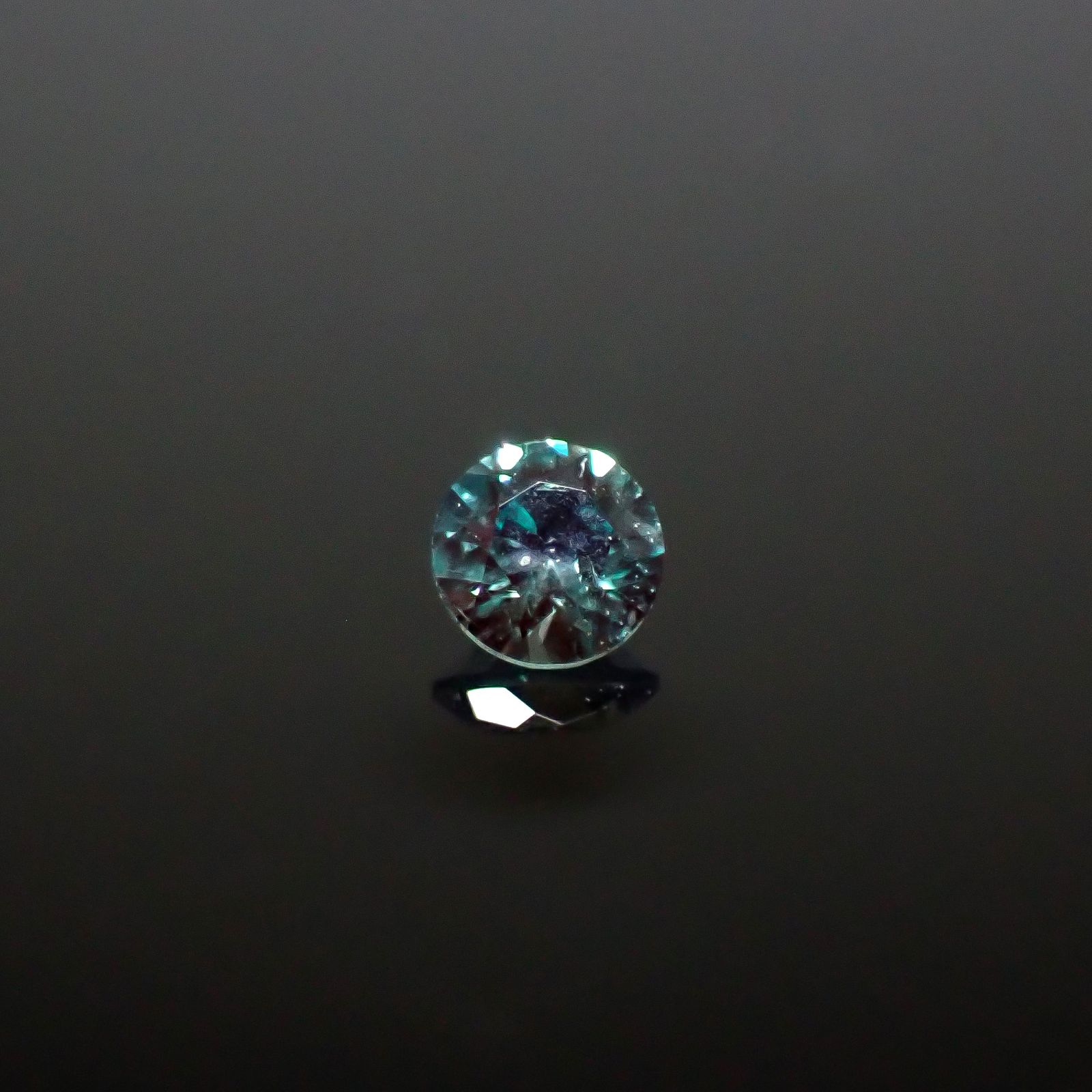 アレキサンドライト ロシア産 0.043ct [250329905]2.1x2.1mm前後