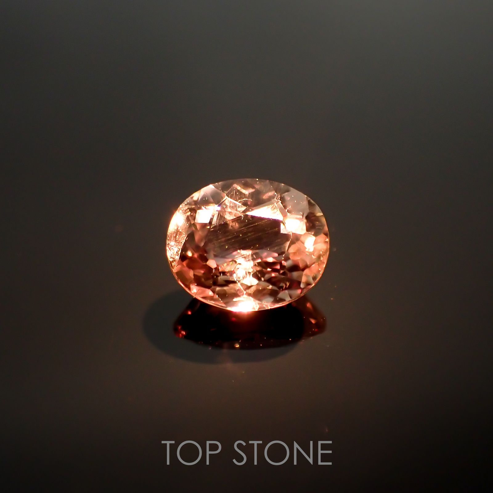 ダイアスポア カラーチェンジ(宝石名ダイアスポア) トルコ産 0.94ct 識別済[210812414]6.6×5.6mm前後