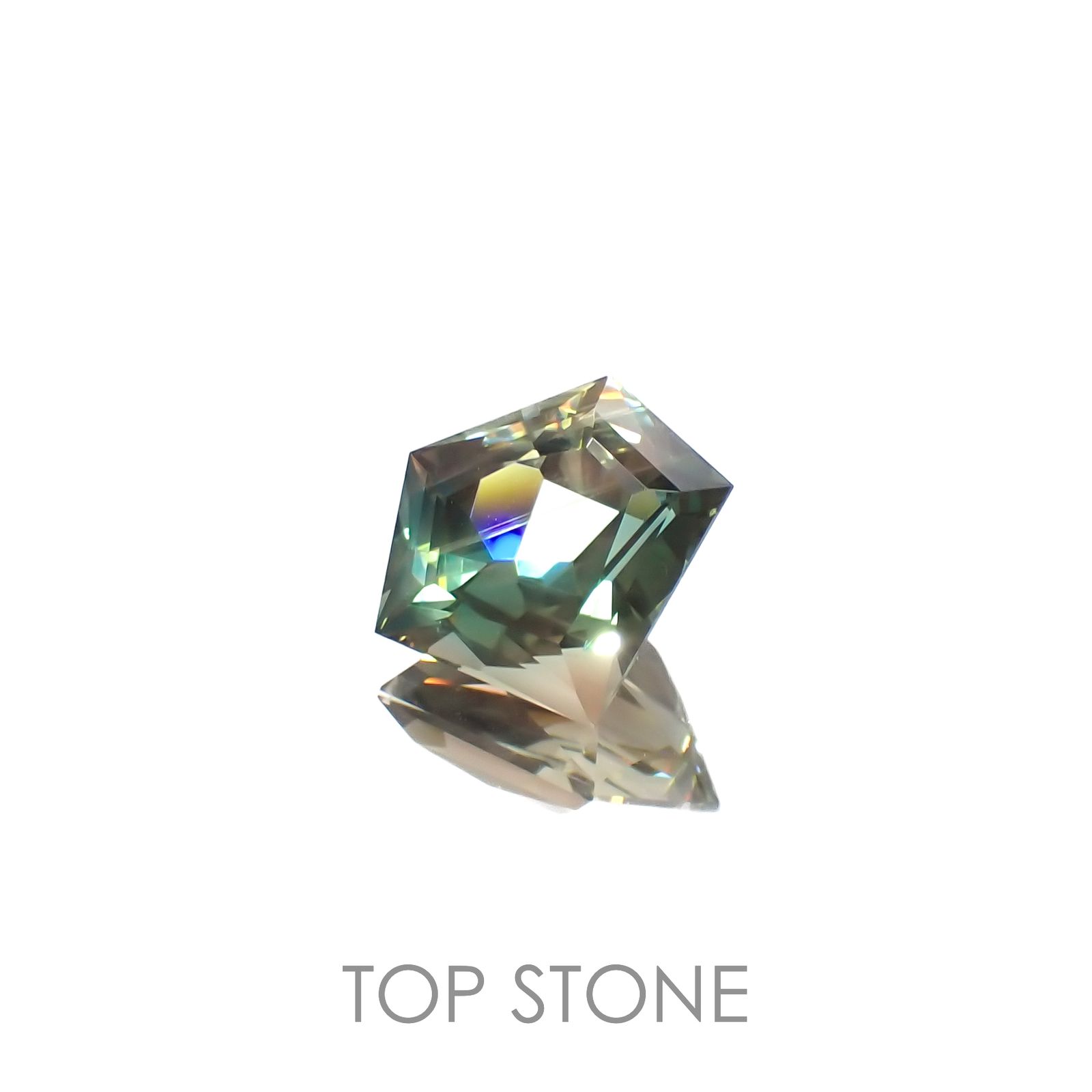 ◇カスタムカット◇バイカラーオレゴンサンストーン(宝石名ラブラドライト)アメリカ・オレゴン州産 4.84ct 識別済[230321116]11.3x13.6mm前後