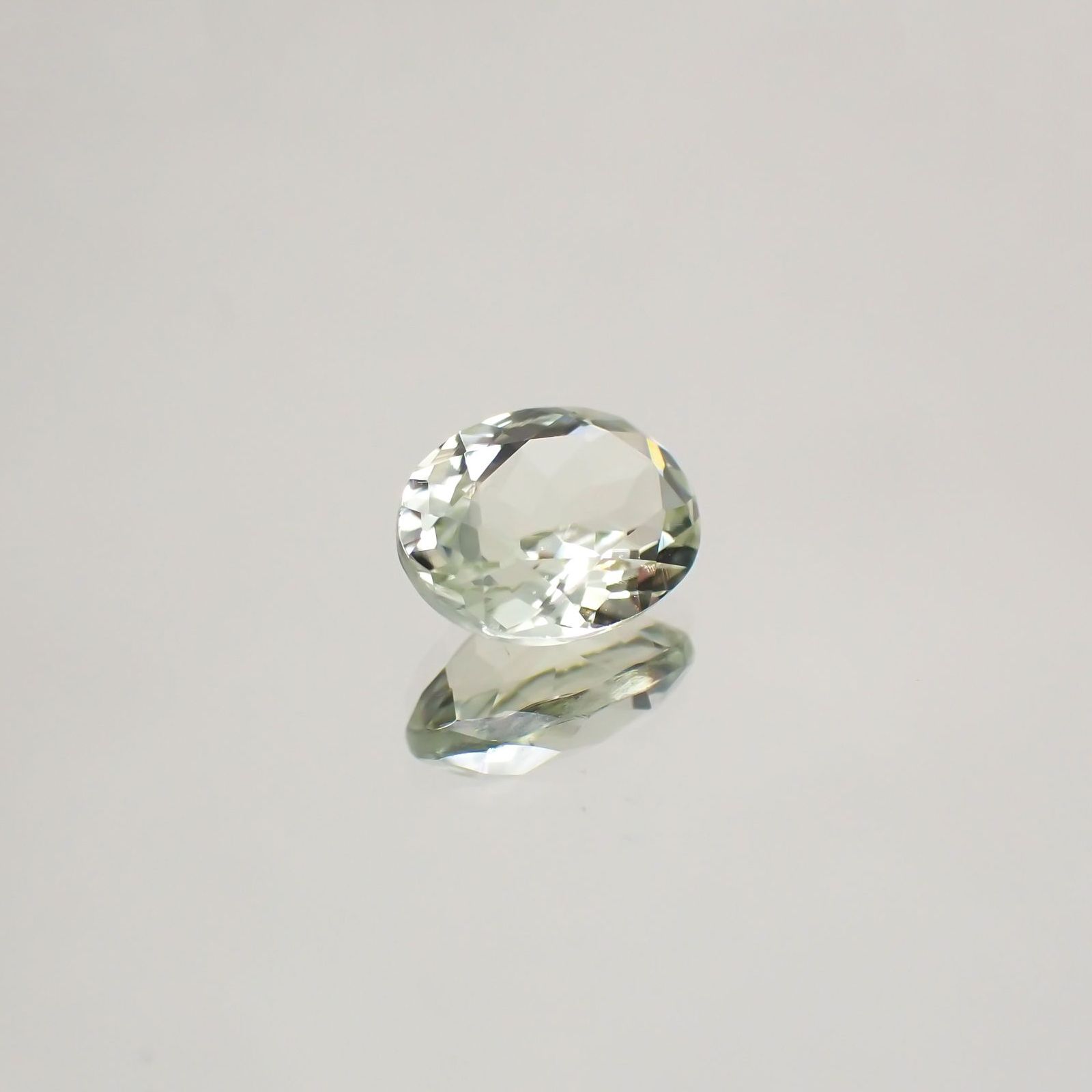 シリマナイト(宝石名シリマナイト) インド産 1.37ct 識別済[210610676]8×6.3mm前後