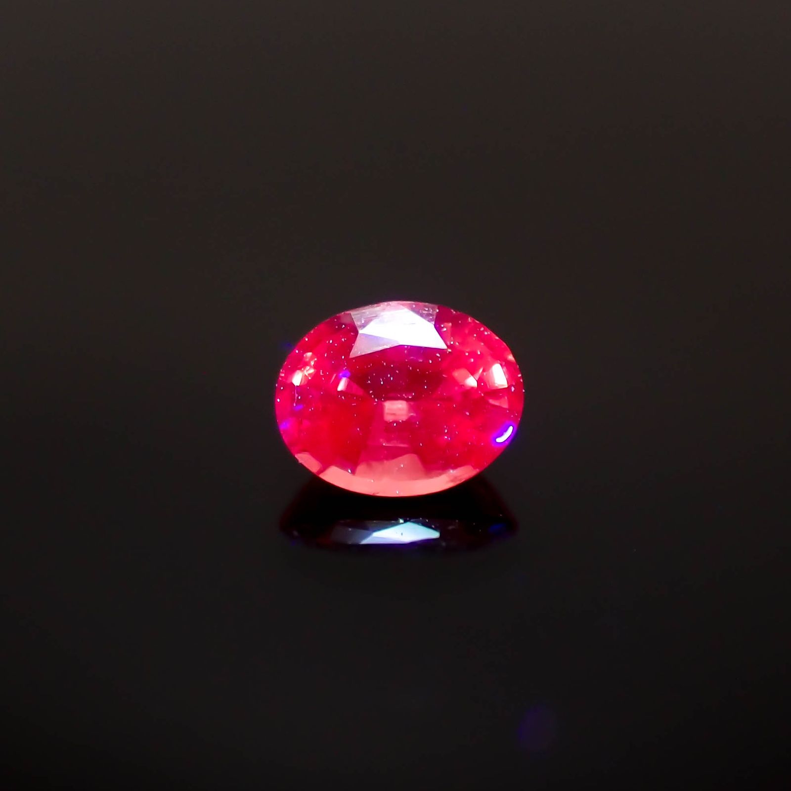 ピンクスピネル パパラチャカラー タンザニア産 0.23ct[230522127]4.2x3.2mm前後