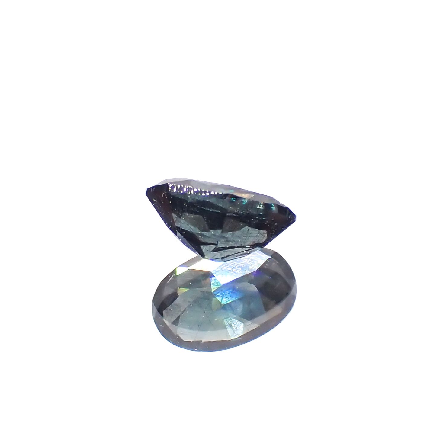 ベキリーブルーガーネット（カラーチェンジガーネット アレキタイプ） マダガスカル・ベキリー産 0.54ct[240125485]5.8x3.9mm前後