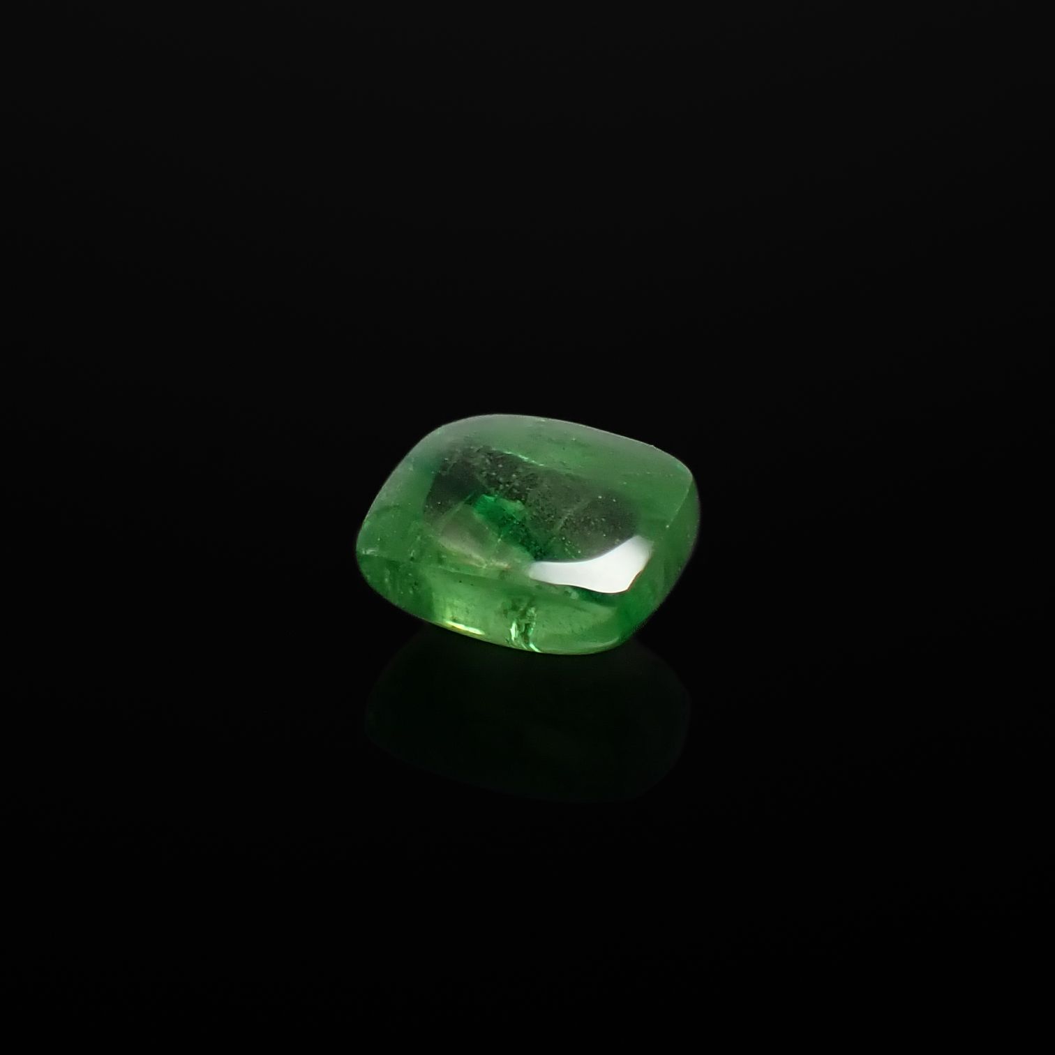 バイカラーツァボライト(宝石名グリーン グロッシュラー・ガーネット)タンザニア産 1.09ct 識別済[240928888]5.7x4.3mm前後