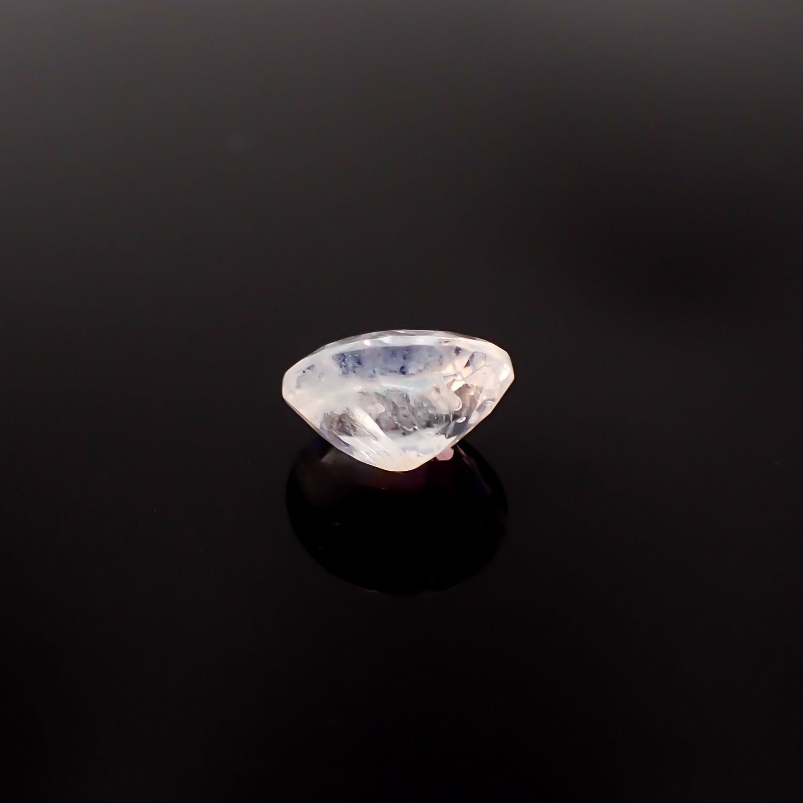 レインボームーンストーン インド・ビハール産 2.90ct / 10.7x8.5mm前後 [260431973]