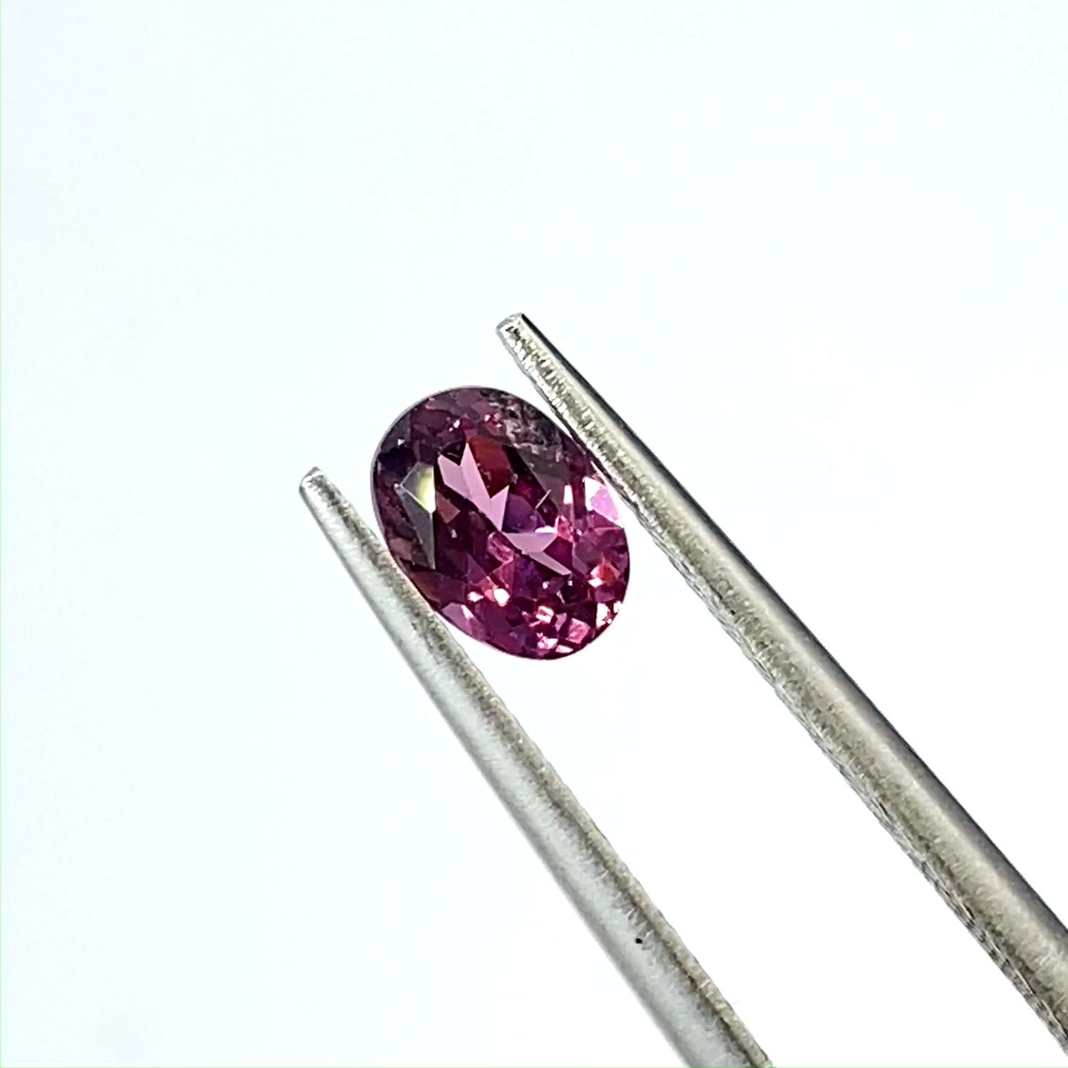 マラヤガーネット(宝石名ガーネット)タンザニア産 0.76ct 識別済