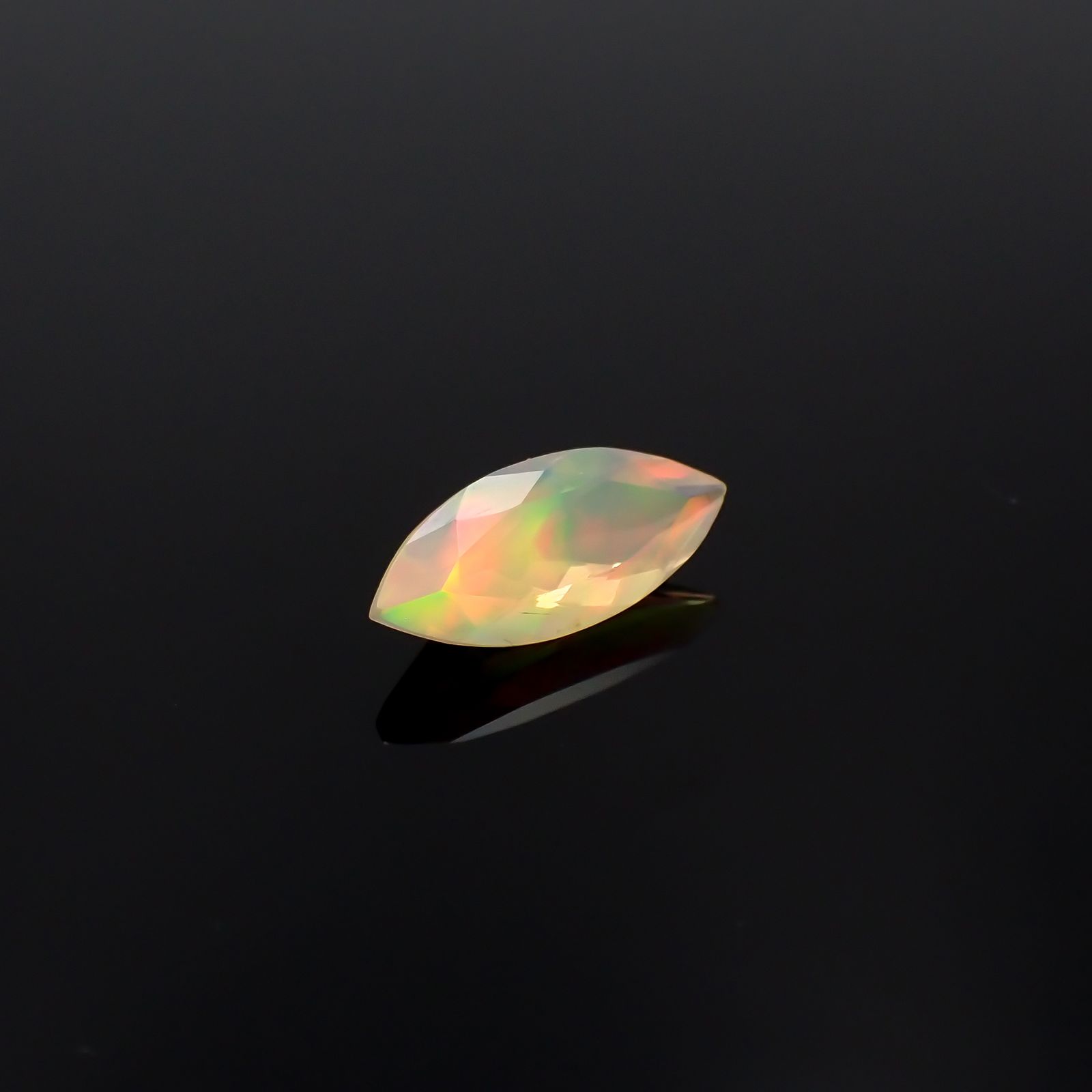 エチオピアオパール エチオピア産 1.21ct[231224637]14.1x6mm前後