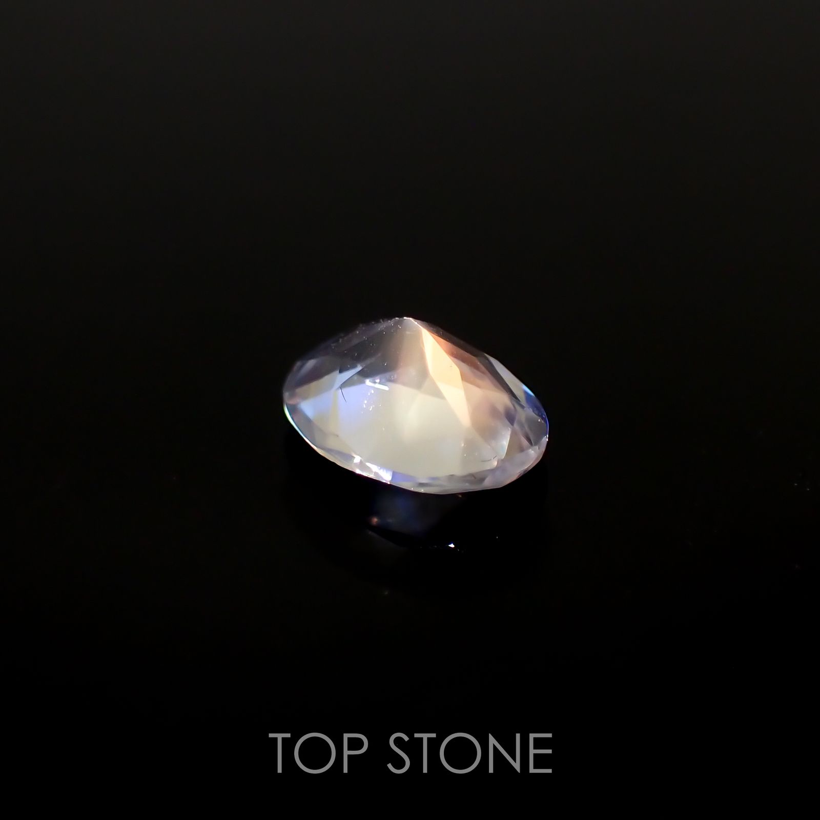 レインボームーンストーン(宝石名ラブラドライト)タンザニア産 0.61ct 識別済[220516036]6.9x5.1mm前後