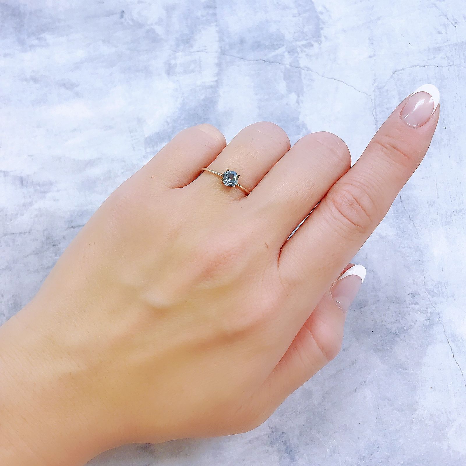 モンタナサファイア(宝石名サファイア)アメリカ・モンタナ州産 0.50ct 識別済[221219531]4.6x4.6mm前後