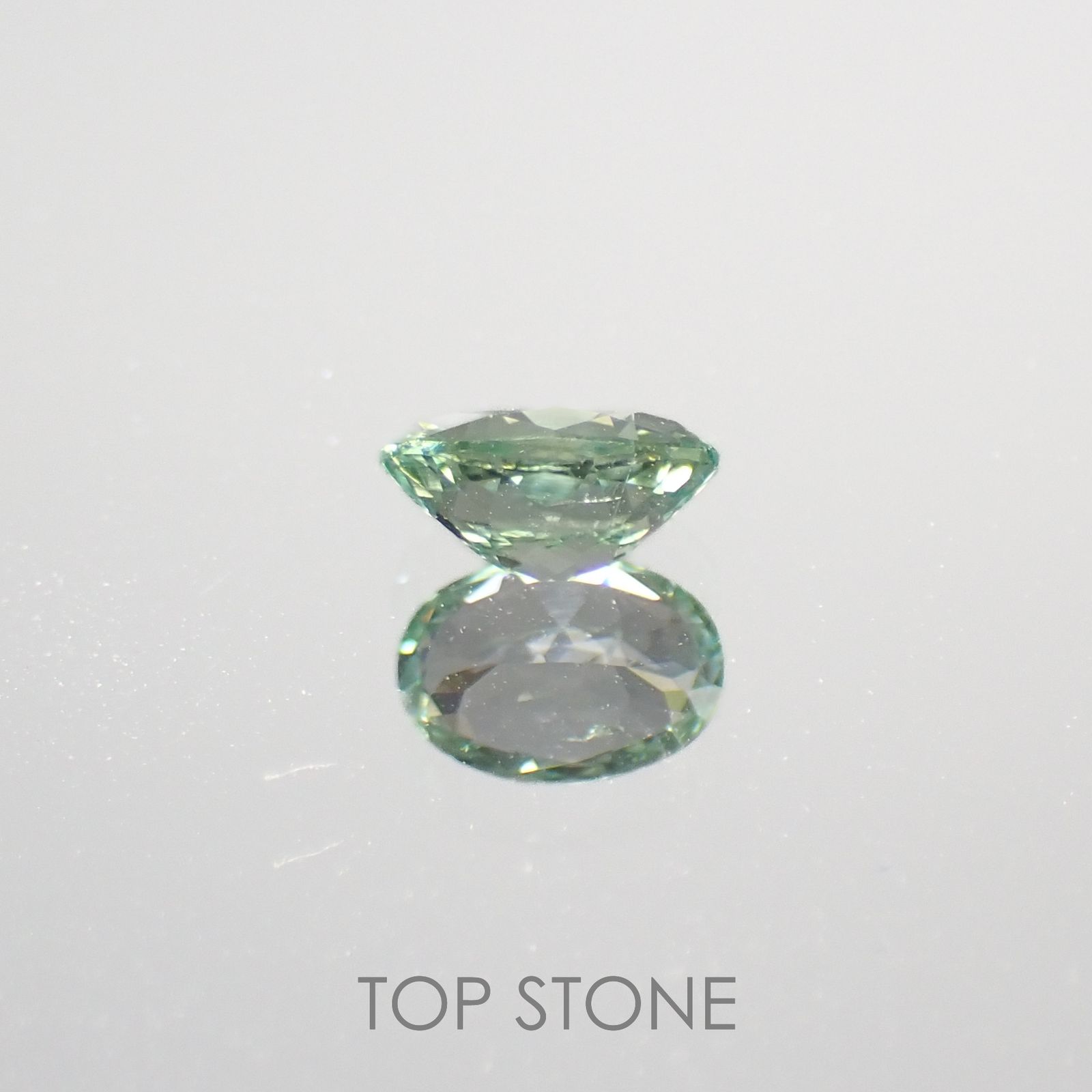バナジウムコーネルピン(宝石名コーネルピン)タンザニア・タンガ州産 0.53ct 識別済[220716903]6.2x4.3mm前後