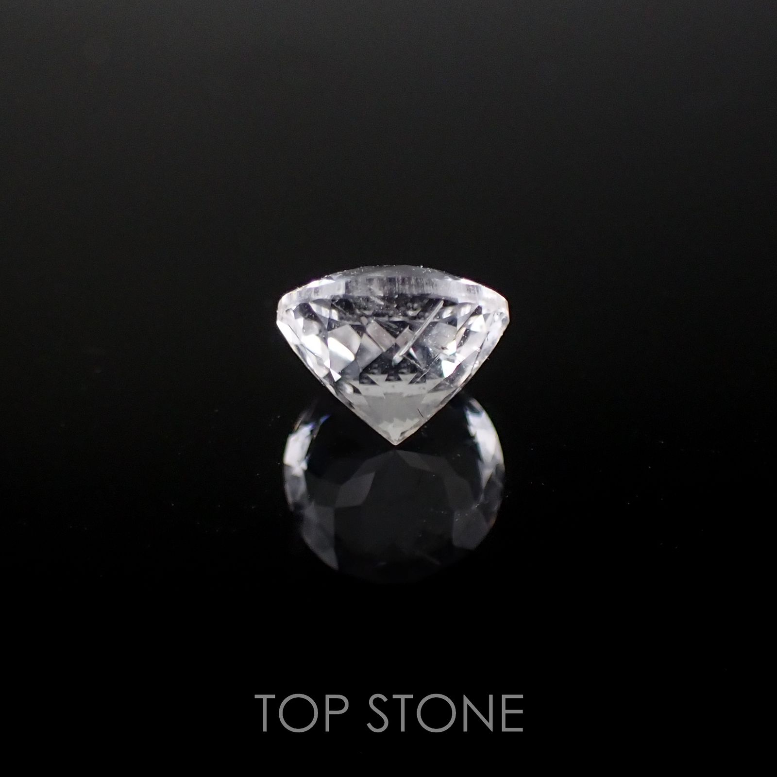 フェナカイト(宝石名フェナカイト)マダガスカル産 1.57ct 識別済[220716956]7.3x7.2mm前後