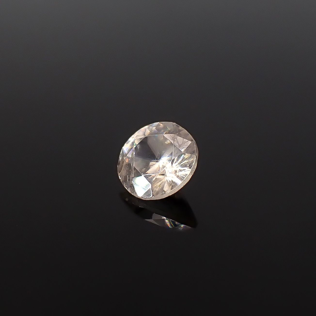 セルサイト(宝石名セルサイト)コンゴ民主共和国産 ソ付(日独) 1.052ct / 5.06x5.25mm前後 [260432071]